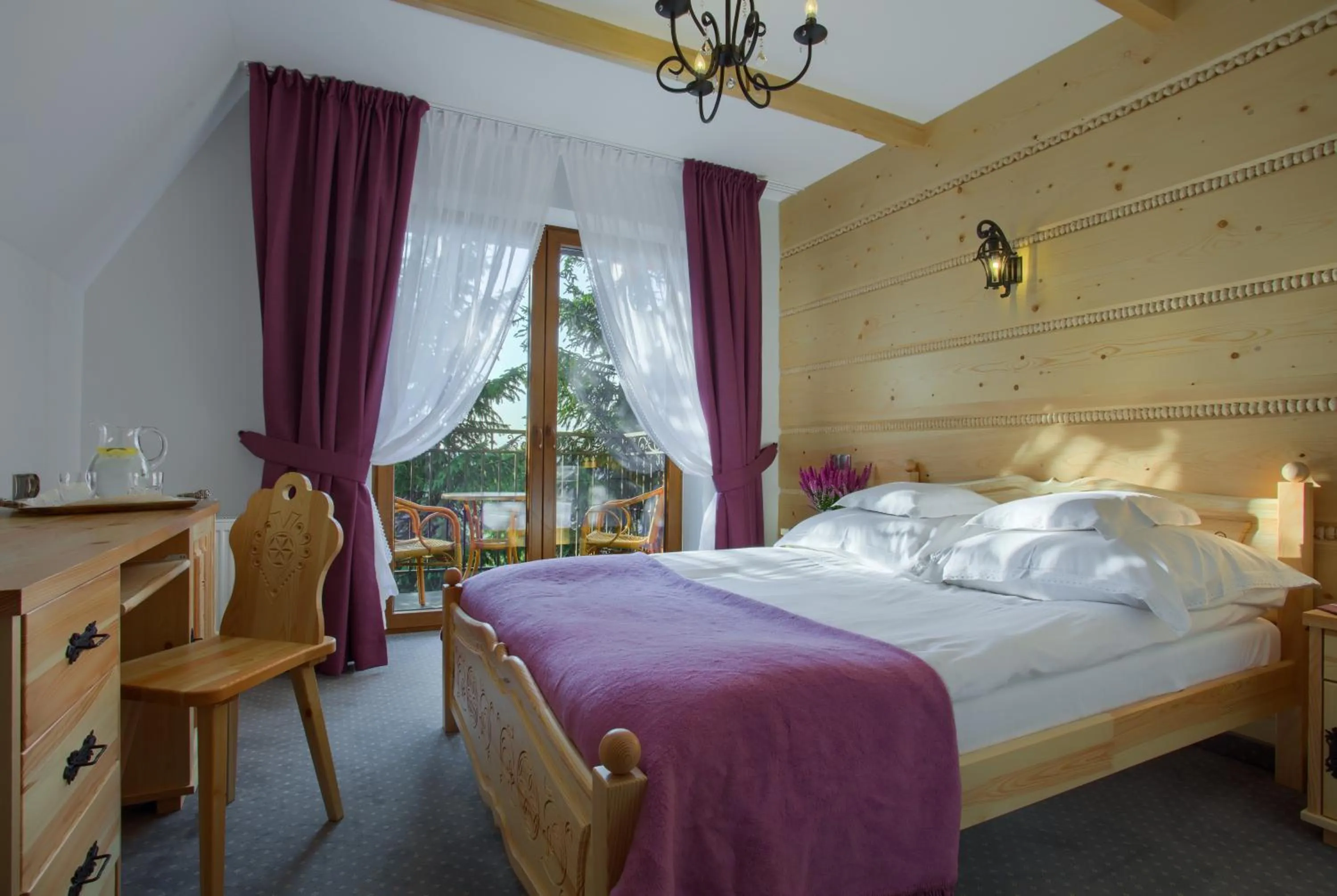 Balcony/Terrace, Bed in ECO Willa Grand Karpatia Ski&Wellness