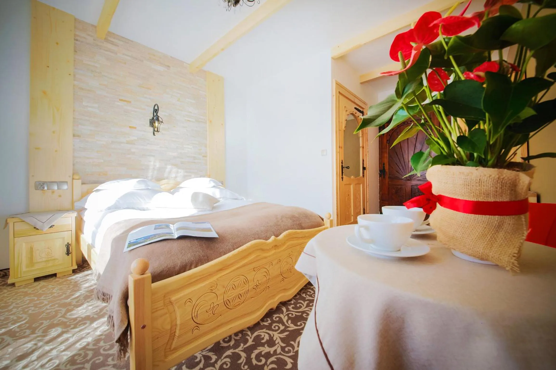 Coffee/tea facilities, Bed in ECO Willa Grand Karpatia Ski&Wellness