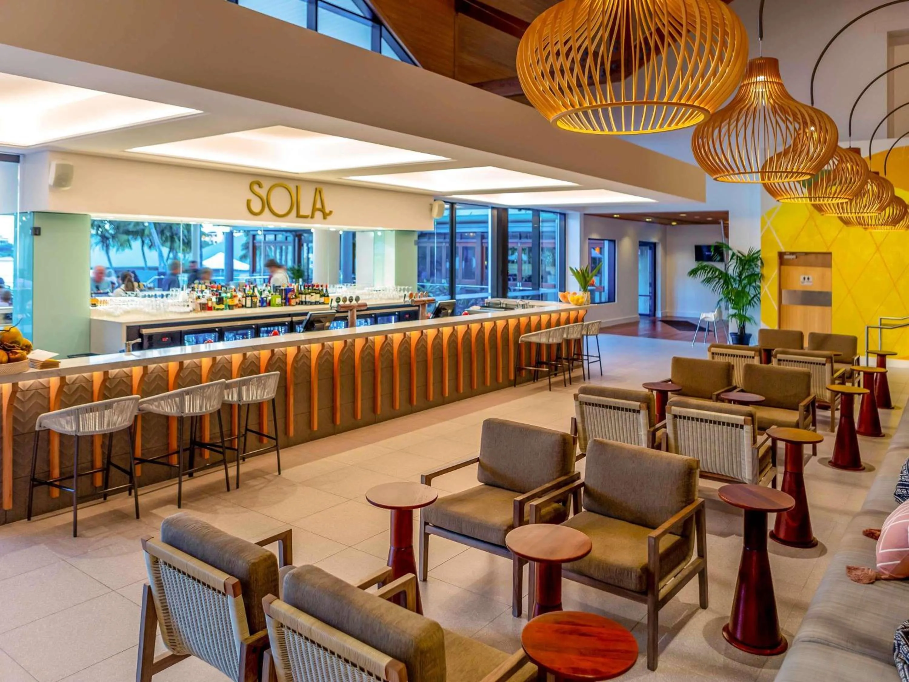 Lounge or bar in Novotel Sunshine Coast Resort