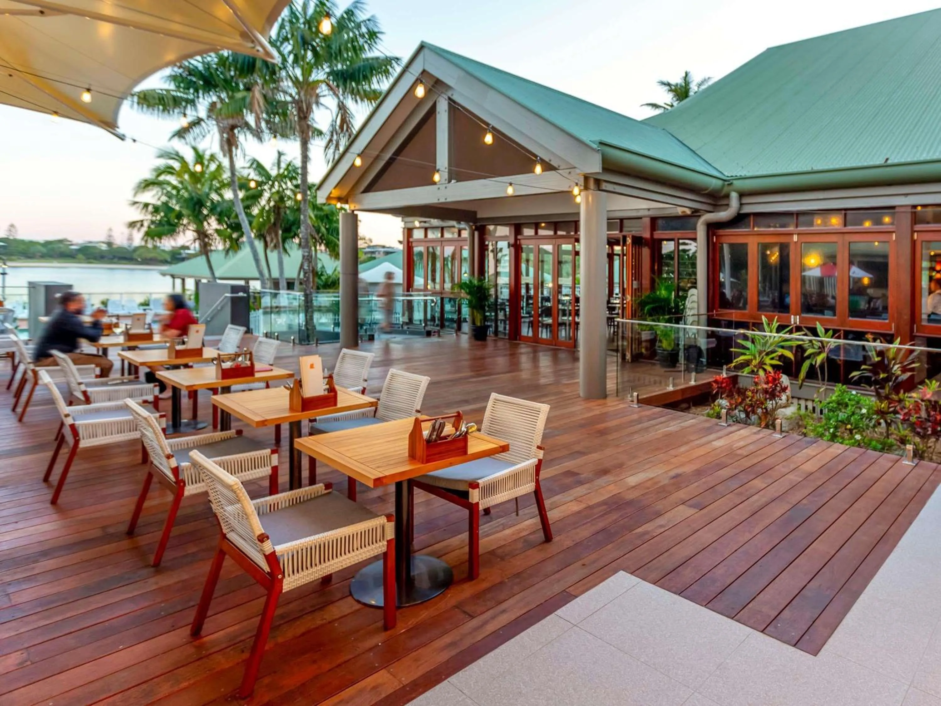 Lounge or bar in Novotel Sunshine Coast Resort