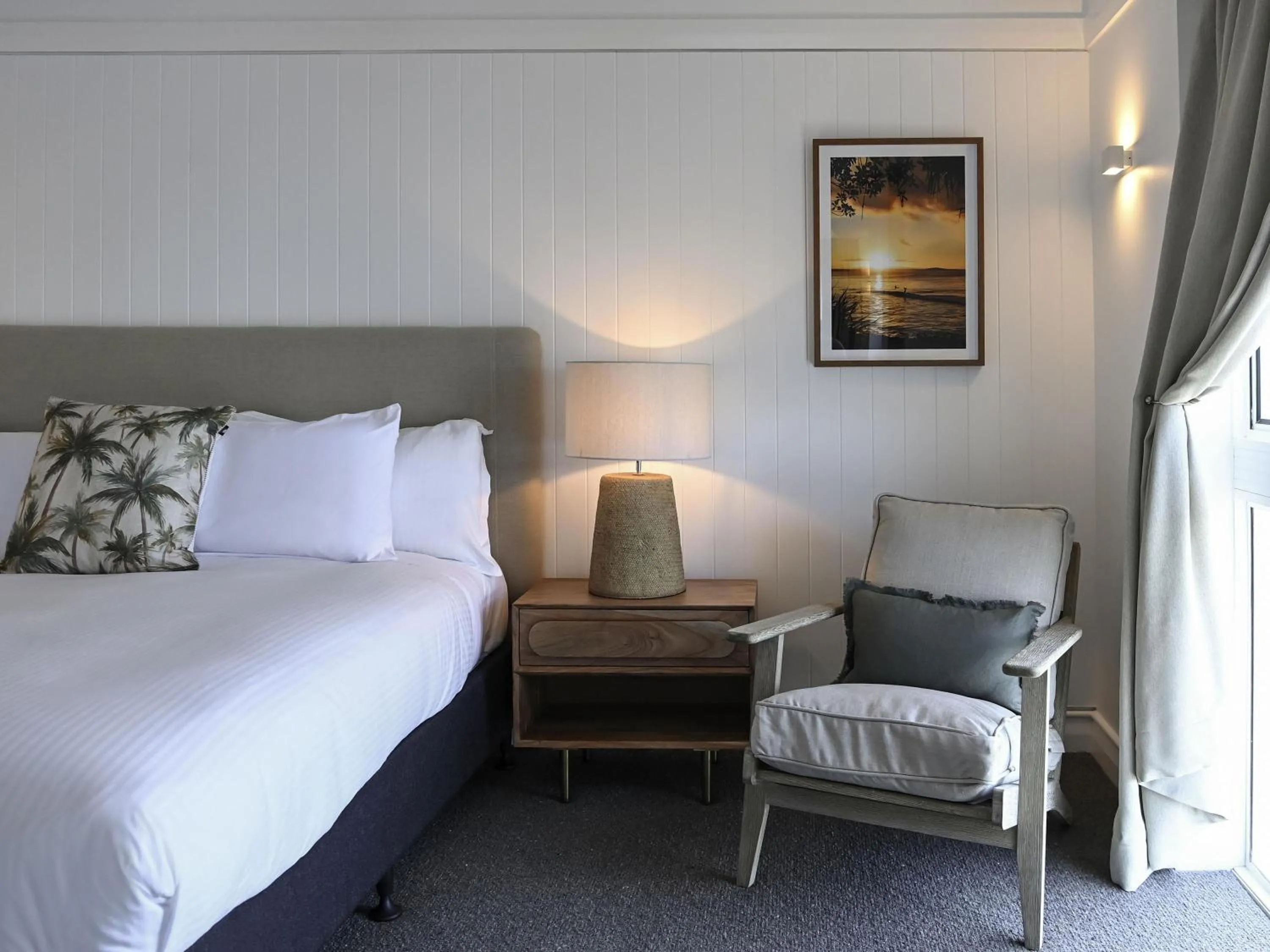 Bedroom, Bed in Novotel Sunshine Coast Resort