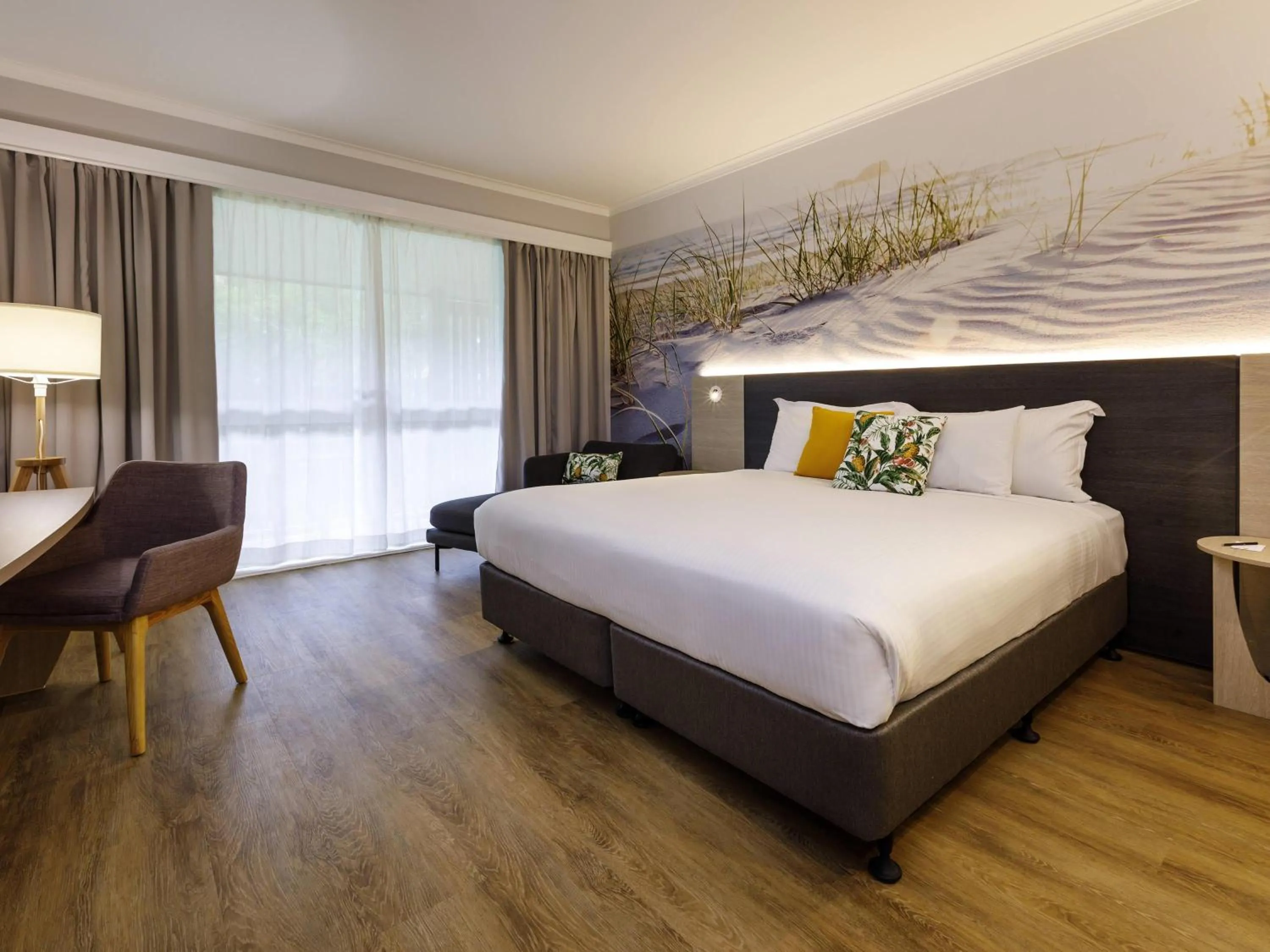 Bedroom, Bed in Novotel Sunshine Coast Resort