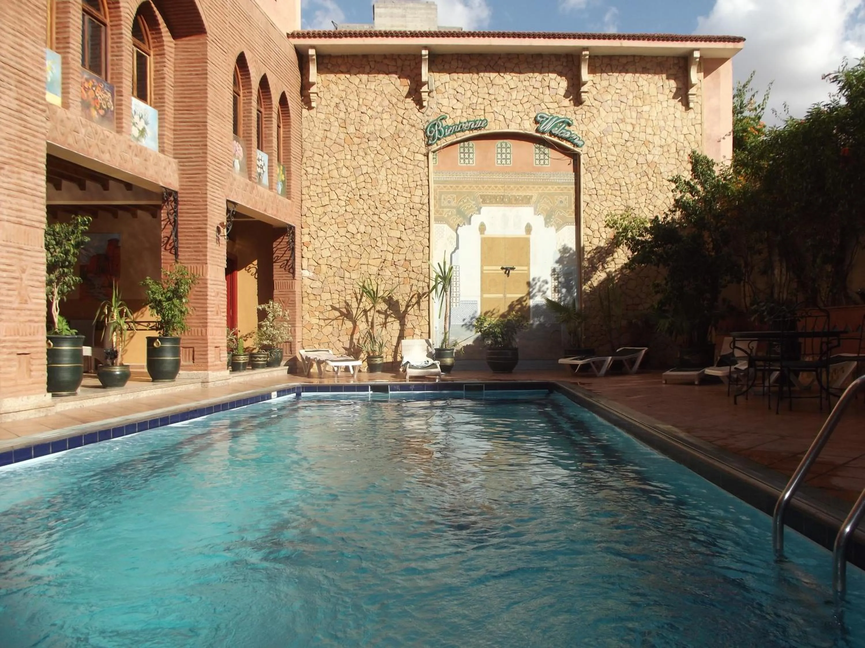 Swimming pool in Hotel Al Kabir