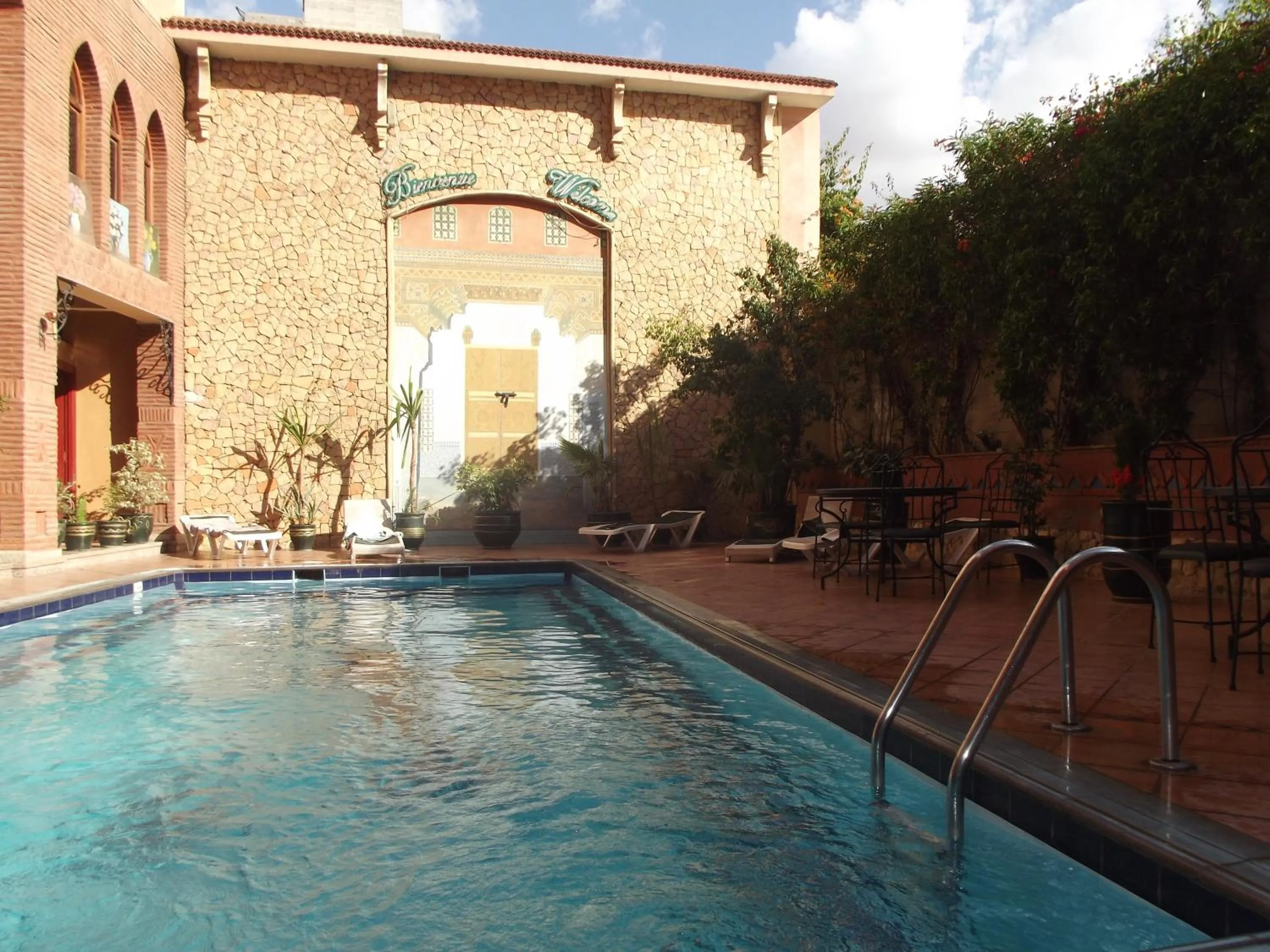 Swimming pool in Hotel Al Kabir