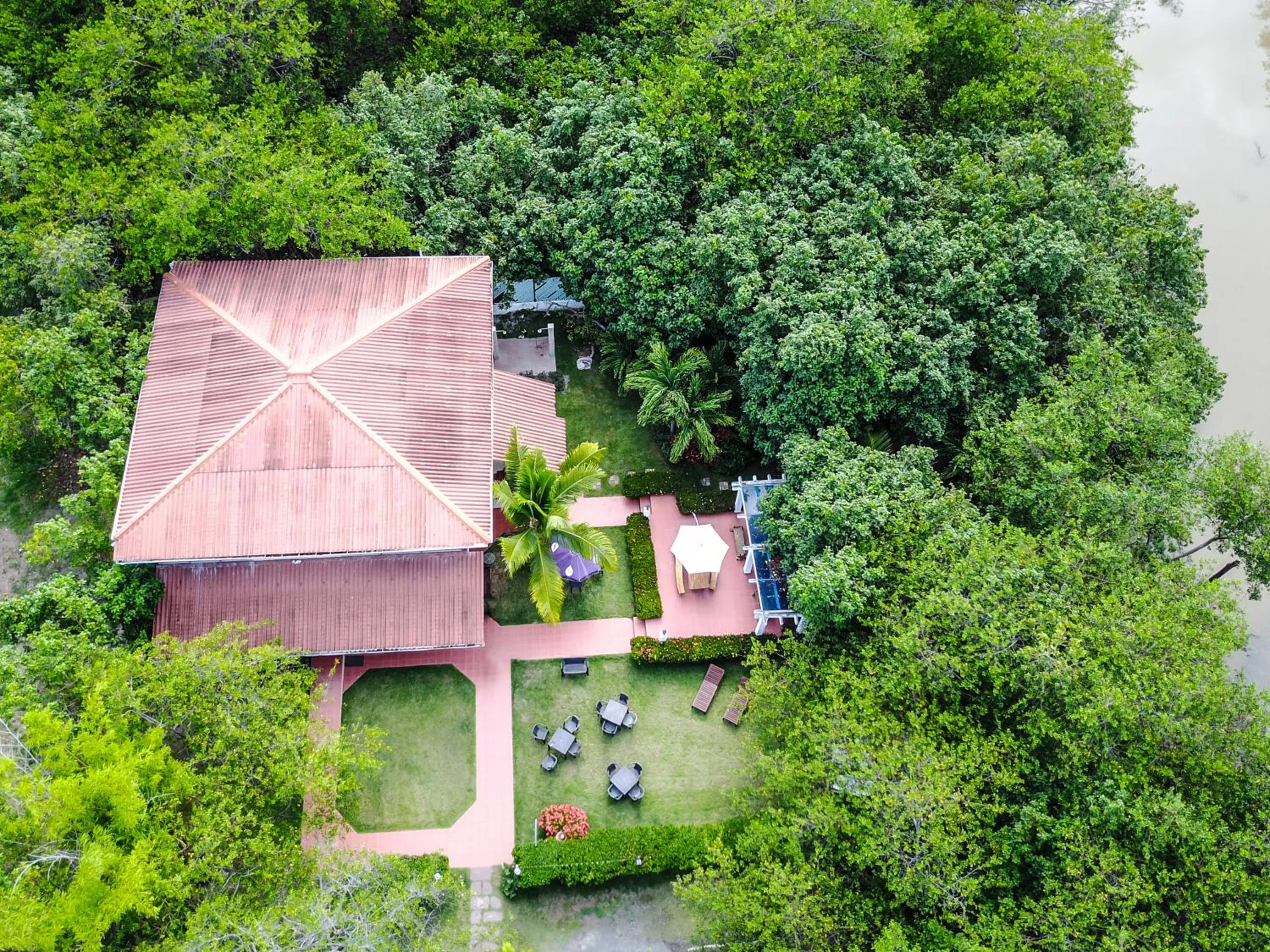 Patio in Manglar Lodge