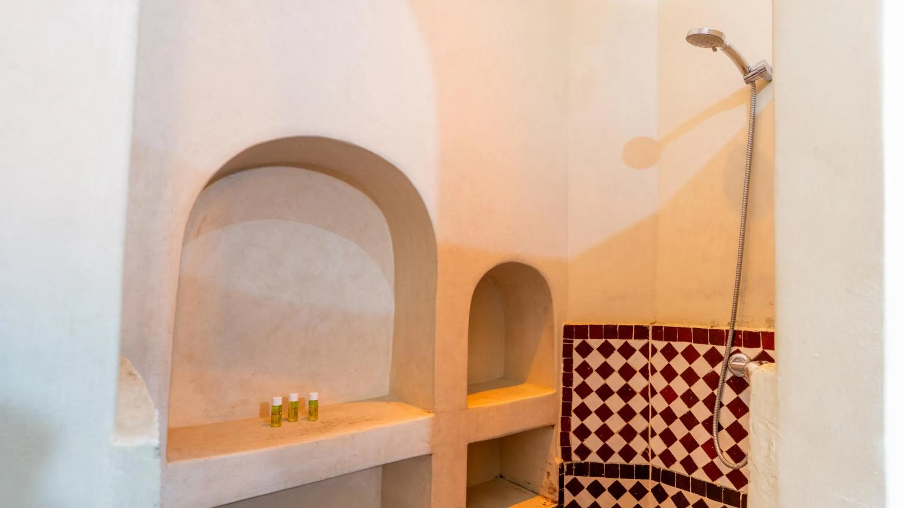 Shower in Riad Abaka hotel & boutique