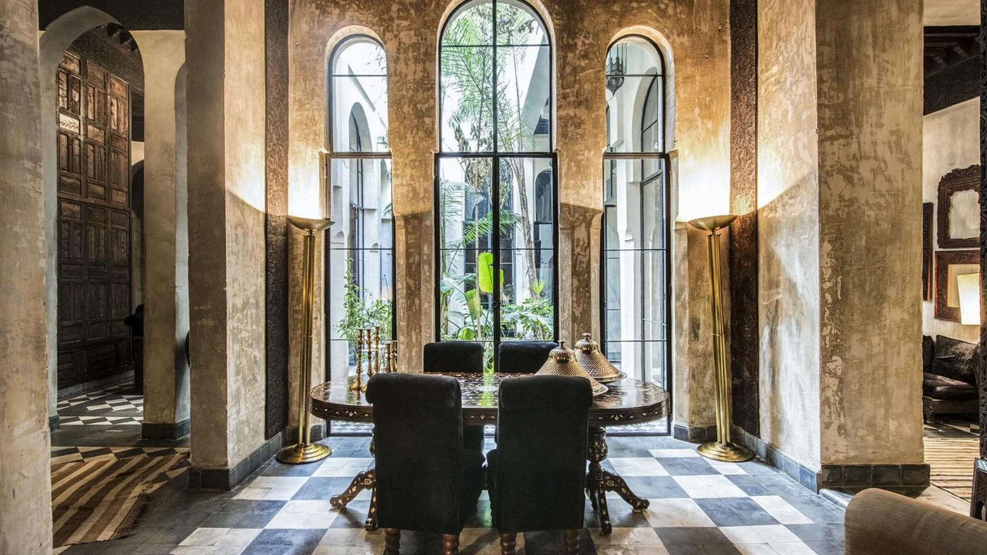 Restaurant/places to eat in Dar Darma