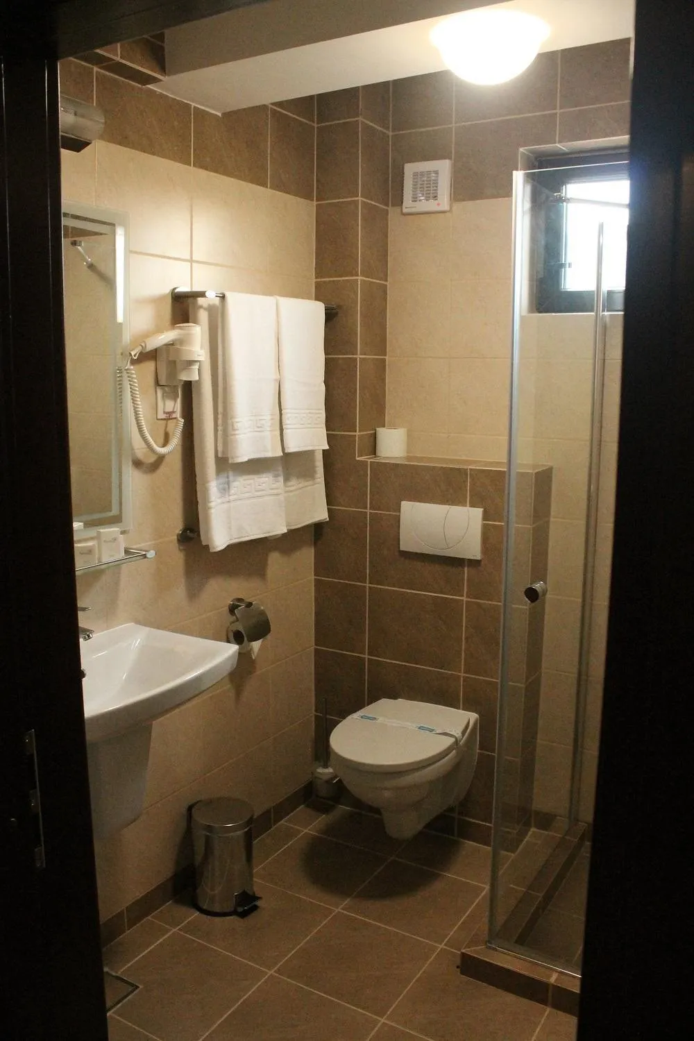 Shower in Hotel Restaurant Imperial