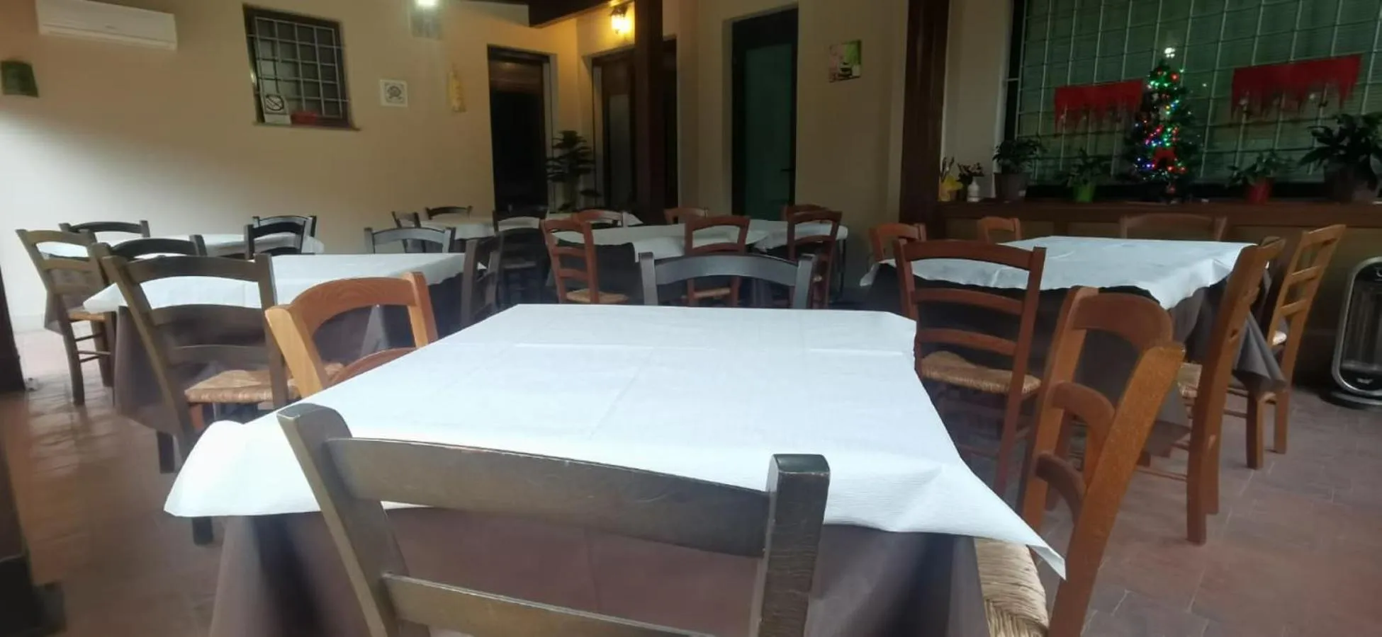 Lounge or bar in Hotel Edelweiss