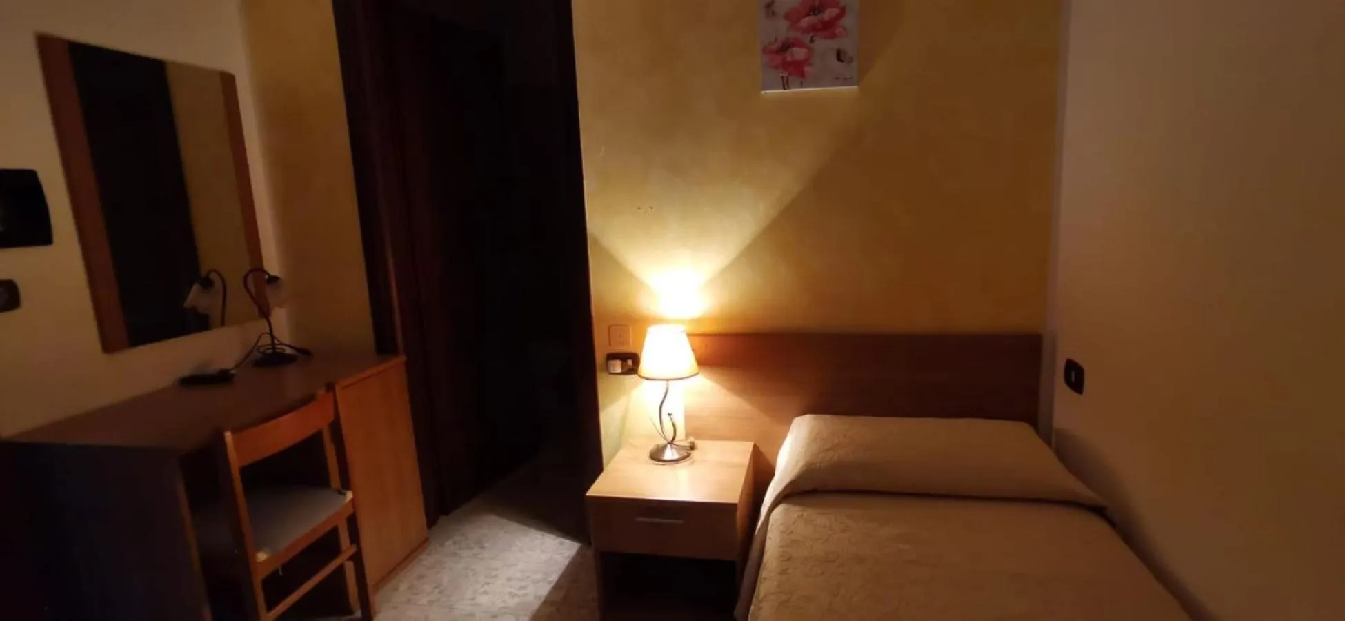 Bedroom, Bed in Hotel Edelweiss