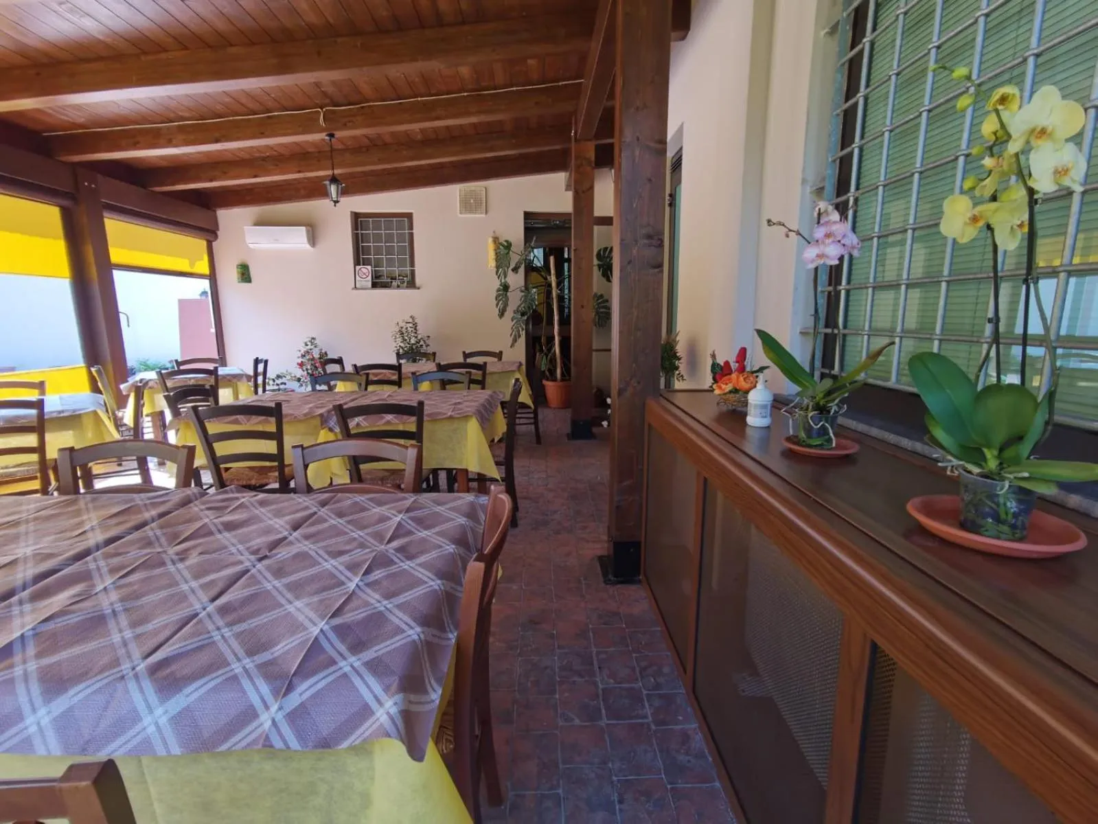 Restaurant/places to eat in Hotel Edelweiss