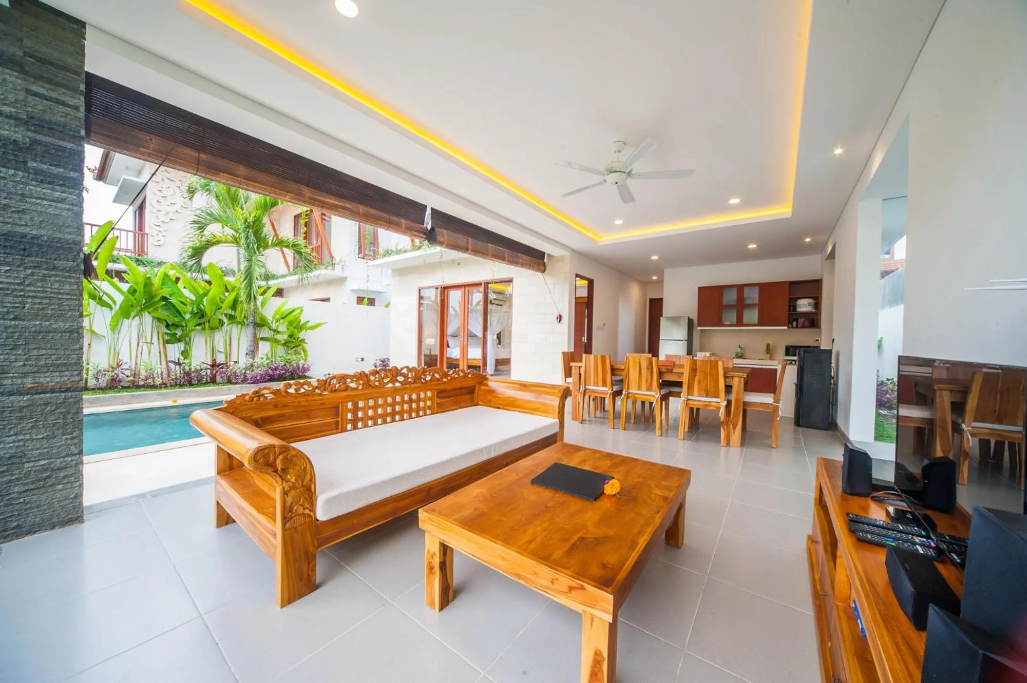 Communal lounge/ TV room in Villa Ubud Hill