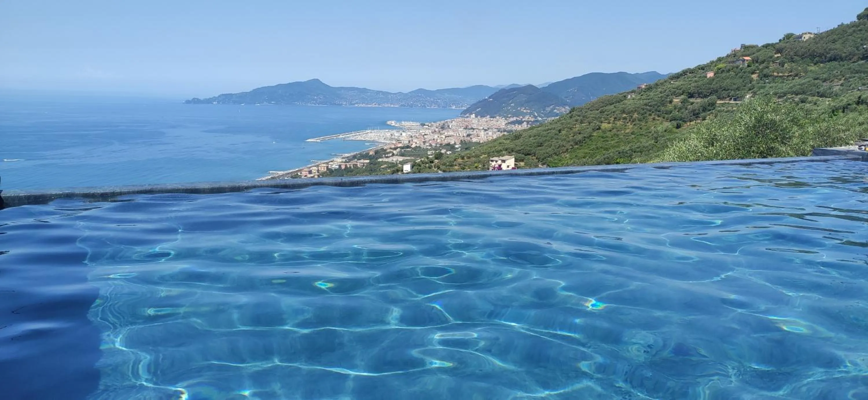 Swimming pool in Olivenere agriturismo