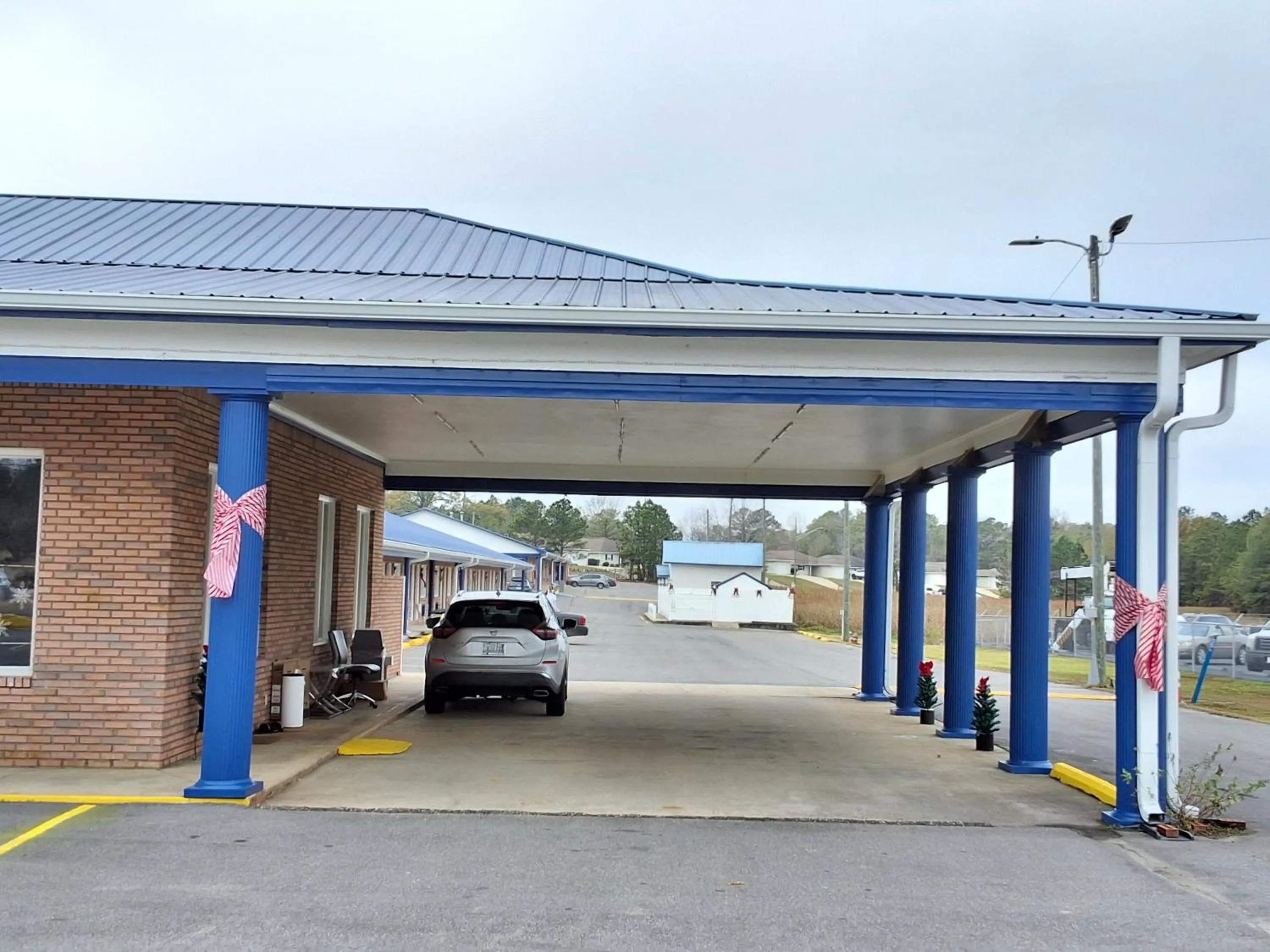 Property building in Travelodge by Wyndham-Thomasville AL