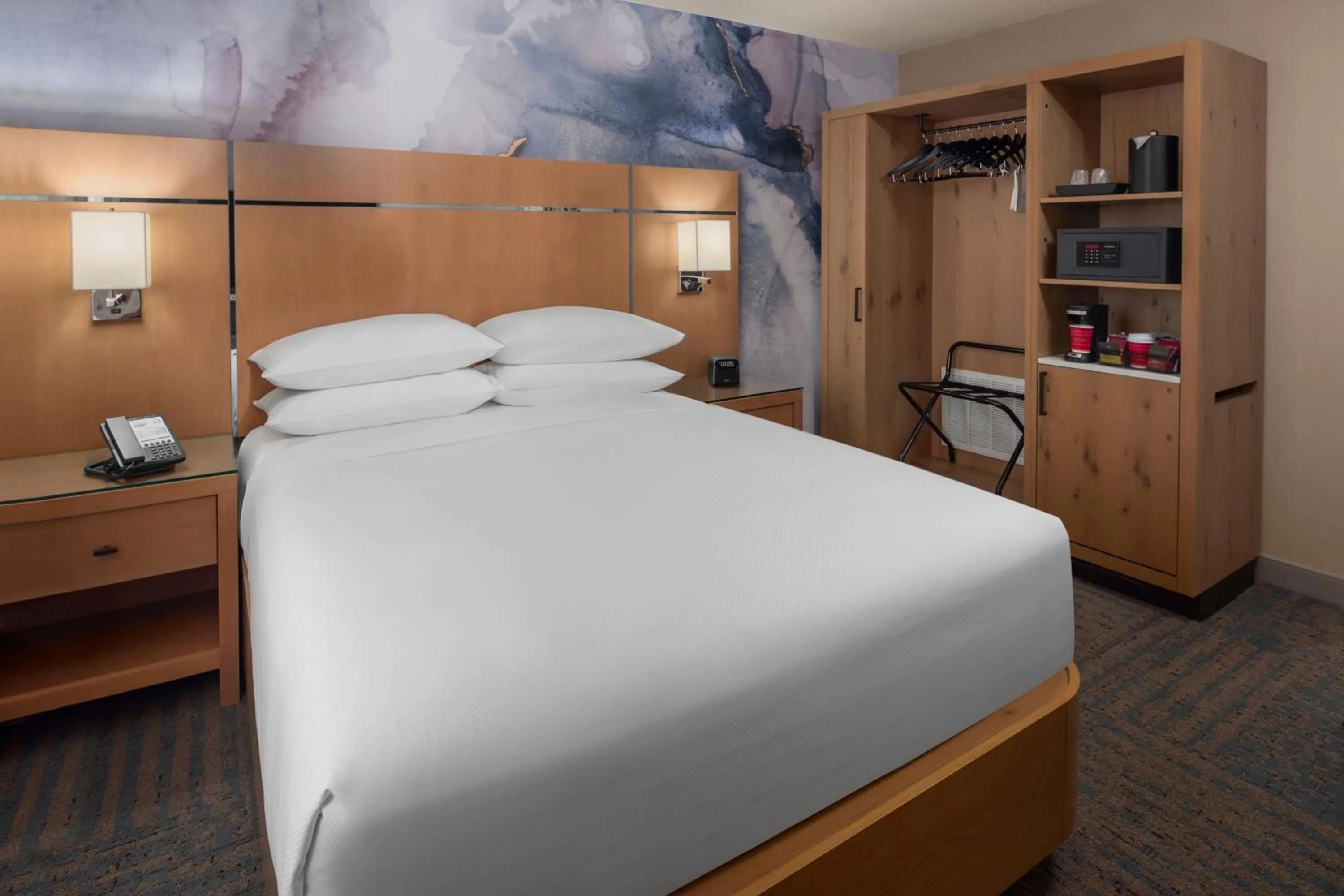 Photo of the whole room, Bed in Delta Hotels by Marriott Santa Clara Silicon Valley