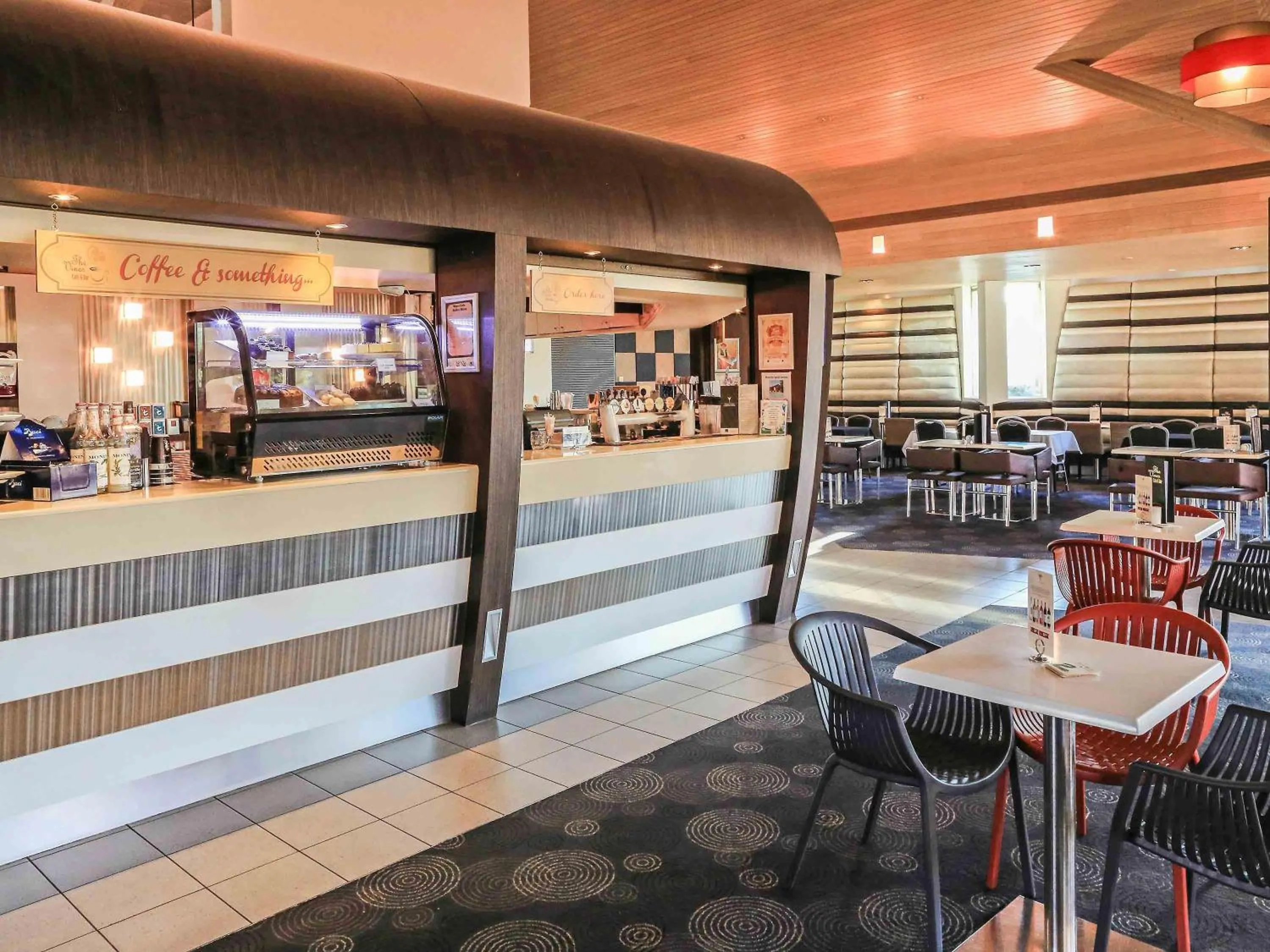 Restaurant/places to eat in Novotel Vines Resort Swan Valley