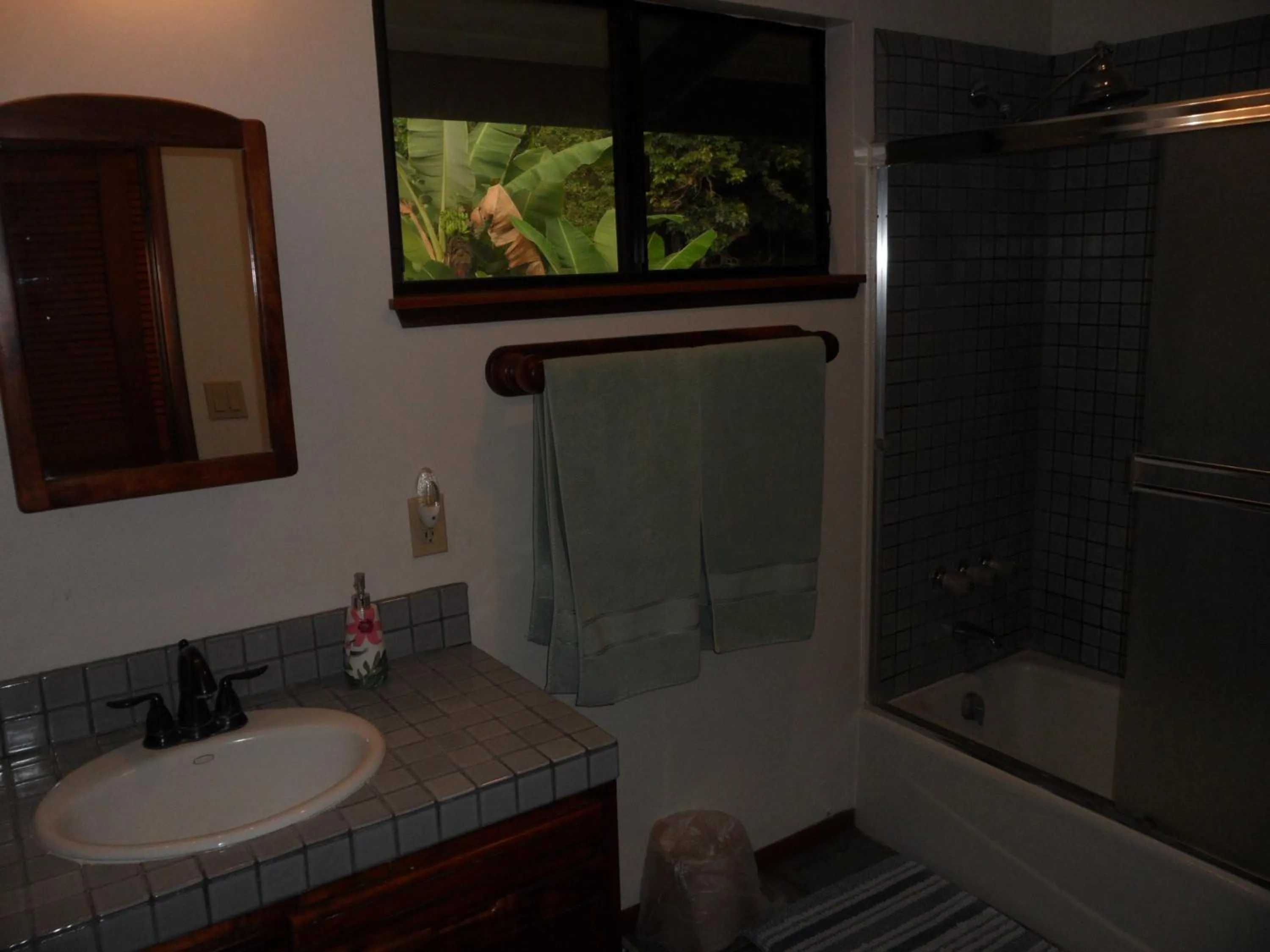 Bathroom in A Beautiful Edge of the World Bed & Breakfast