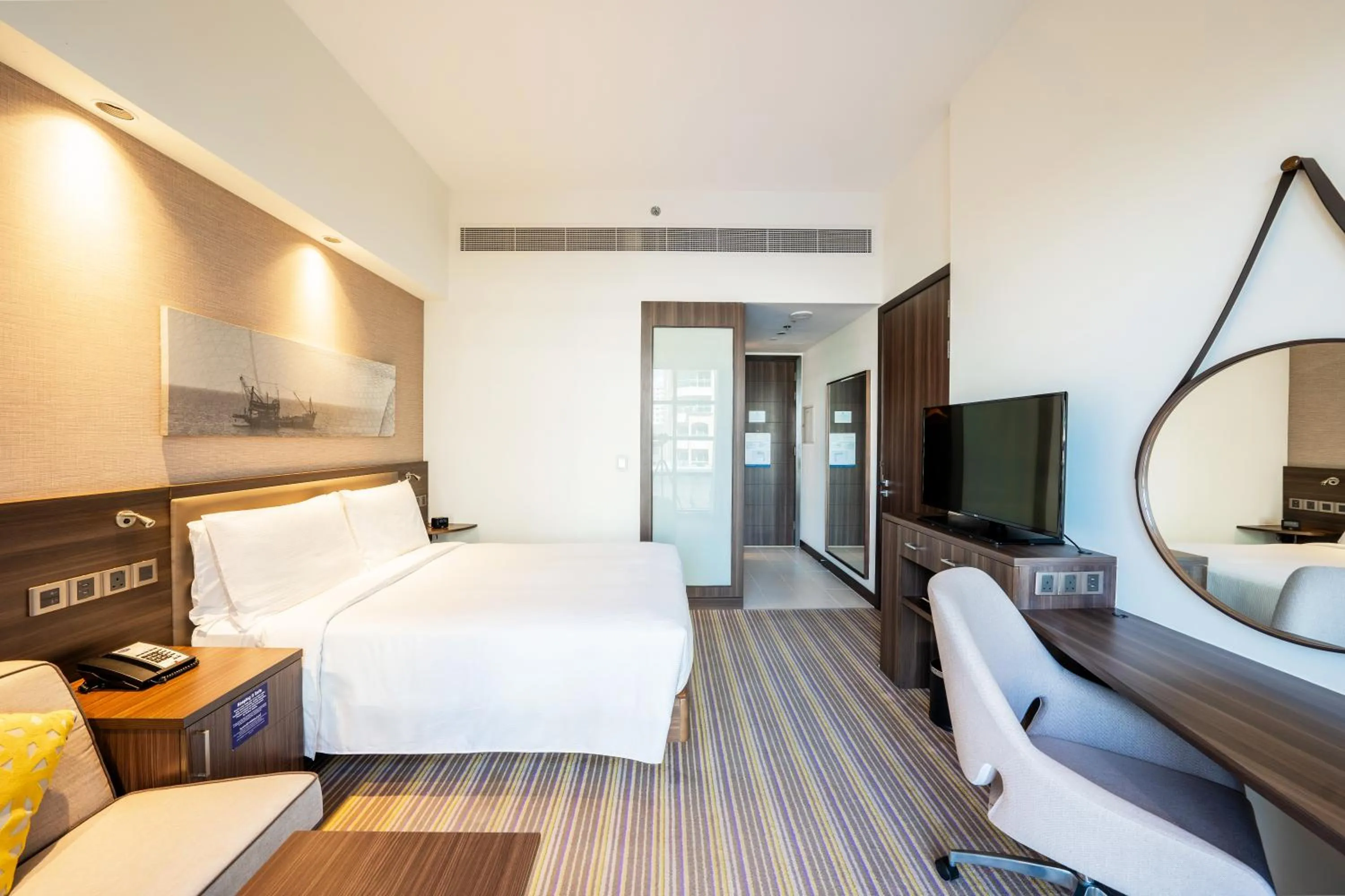 Bedroom, Bed in Hampton By Hilton Dubai Airport