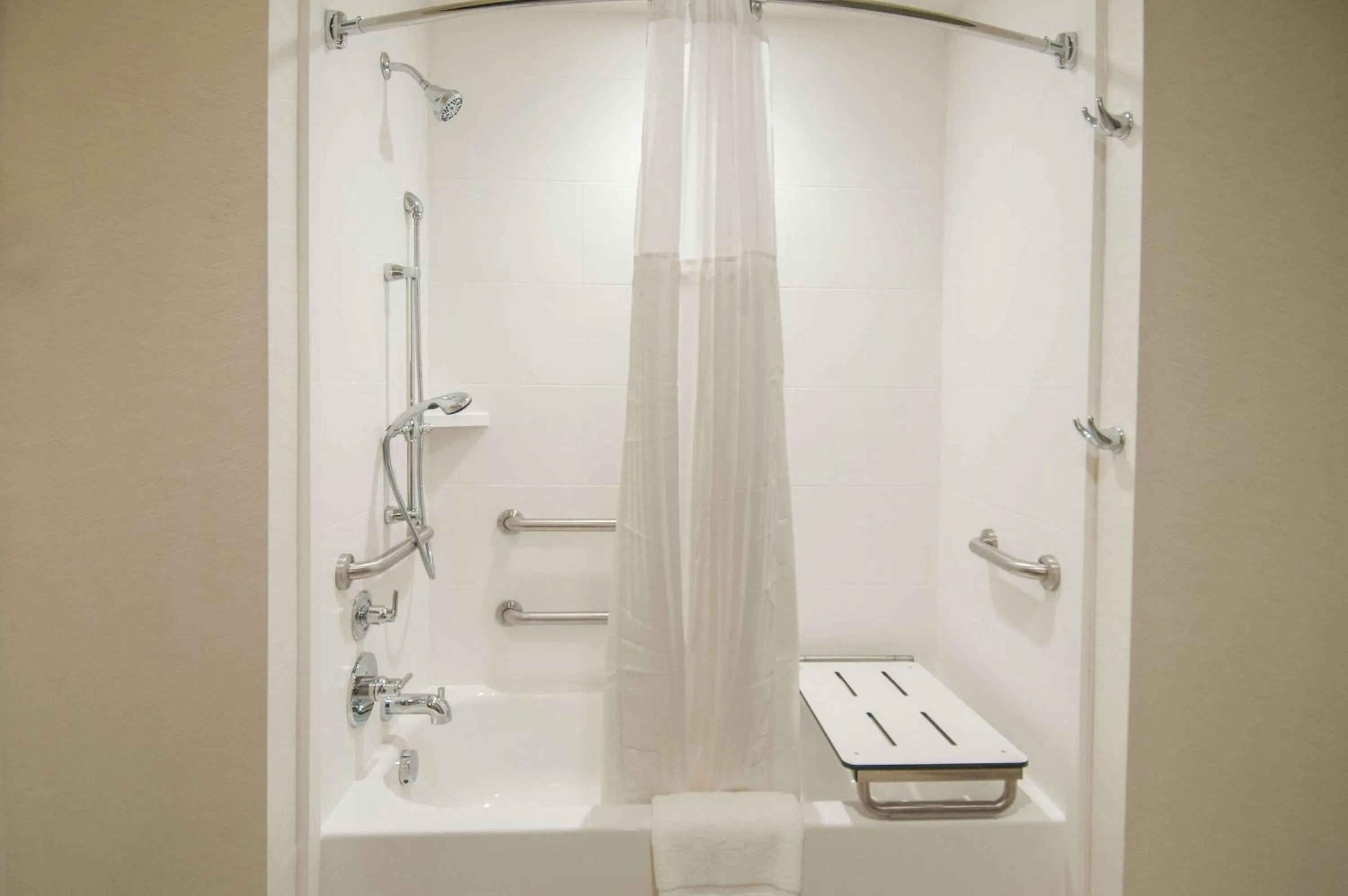 Bathroom in Hilton Garden Inn Jackson/Clinton