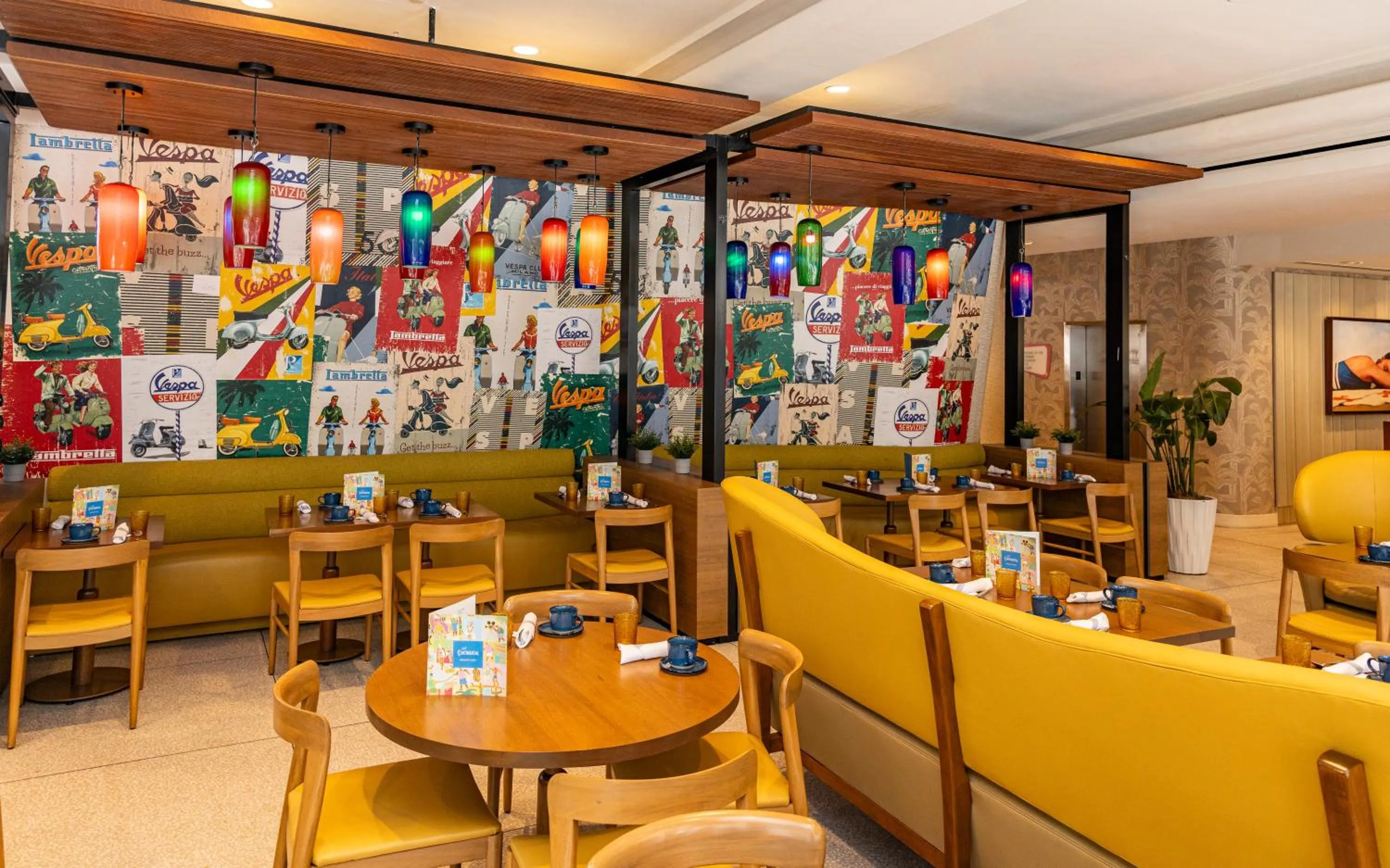 Restaurant/places to eat in Hotel Continental Miami Beach, Tapestry Collection by Hilton