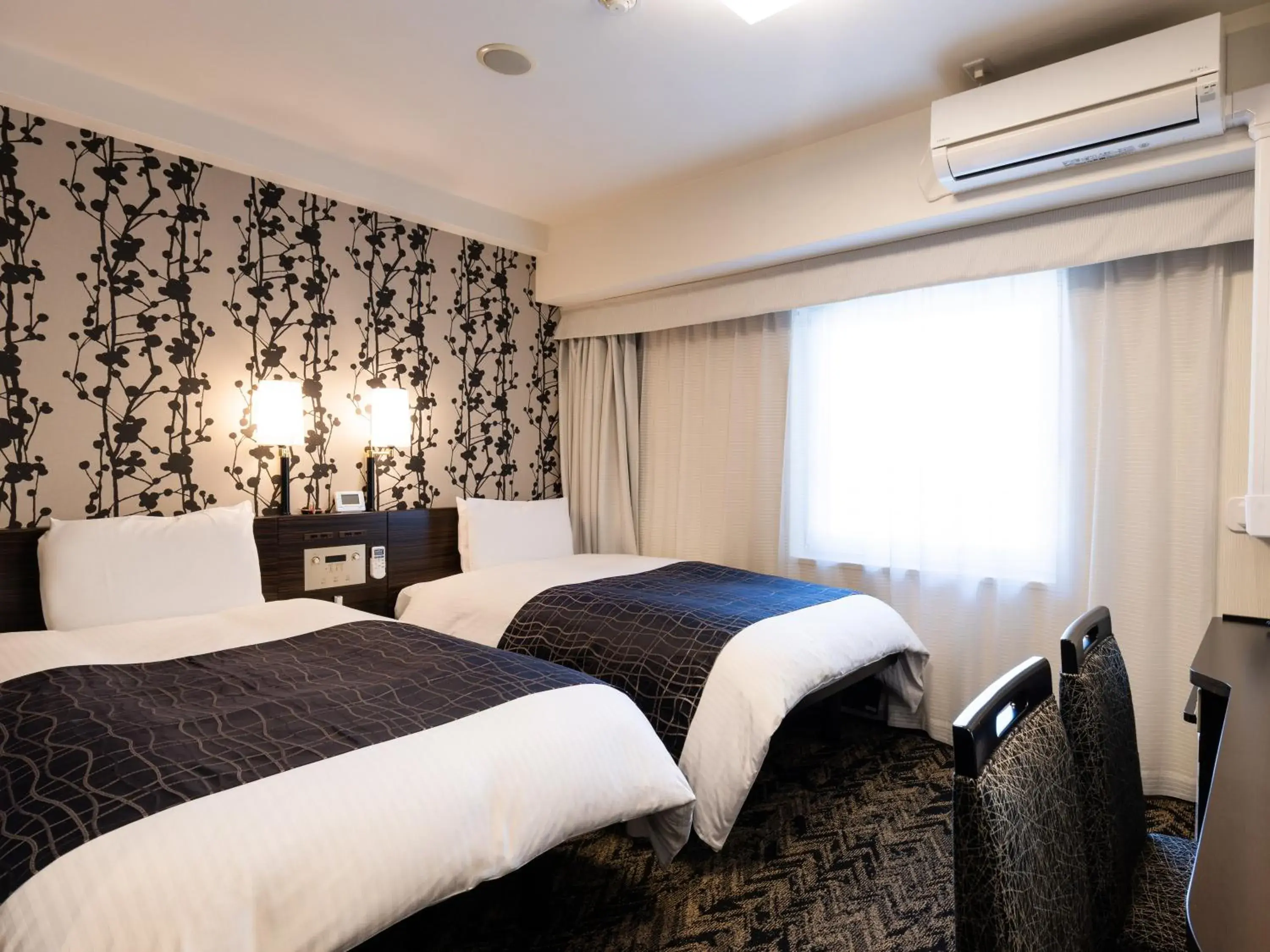 Twin Room - single occupancy - Smoking in APA Hotel Osaka Tanimachi 4chome Ekimae Twin Room - single occupancy - Smoking in APA Hotel Osaka Tanimachi 4chome Ekimae