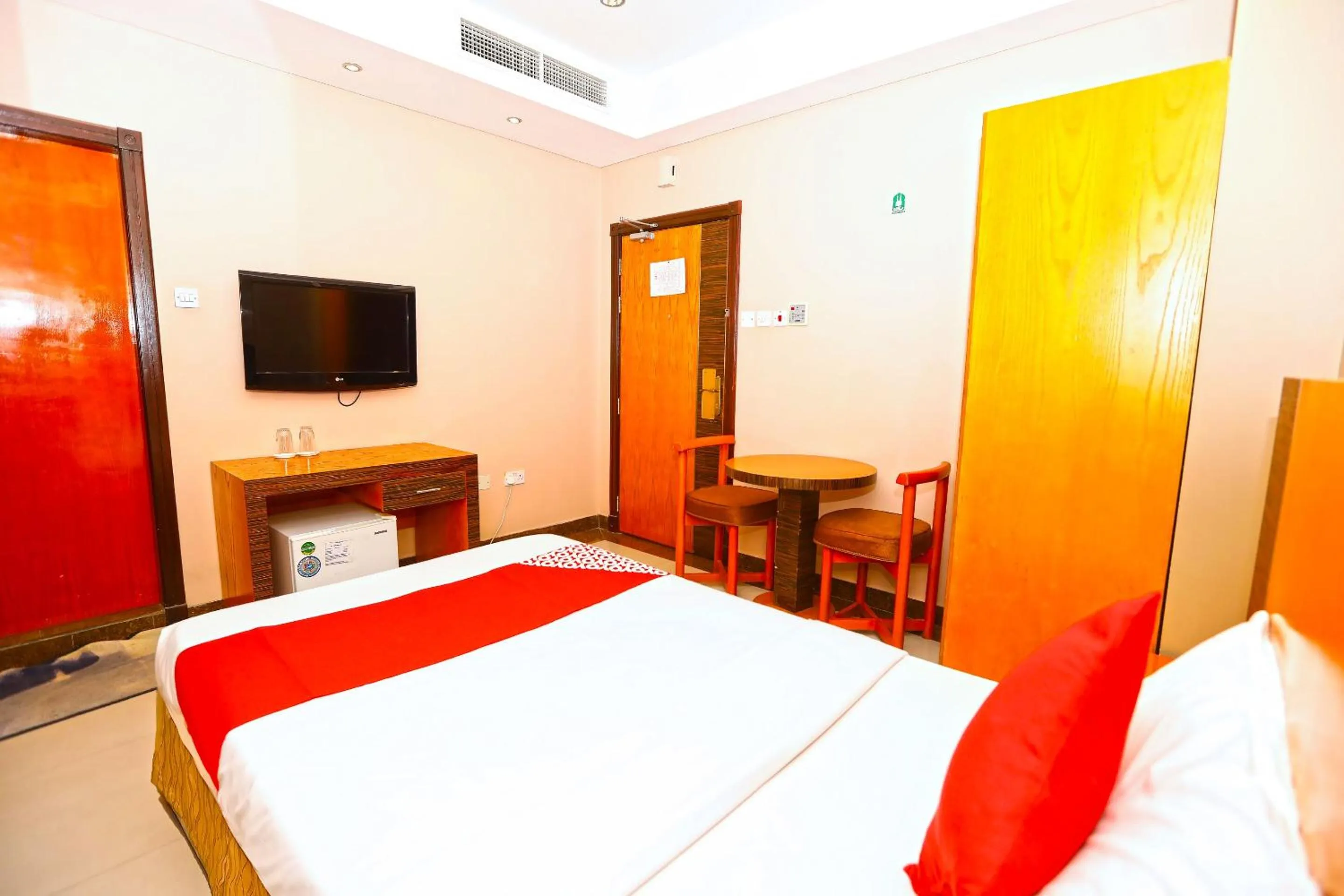 Bedroom, Bed in Sea Shell Hotel