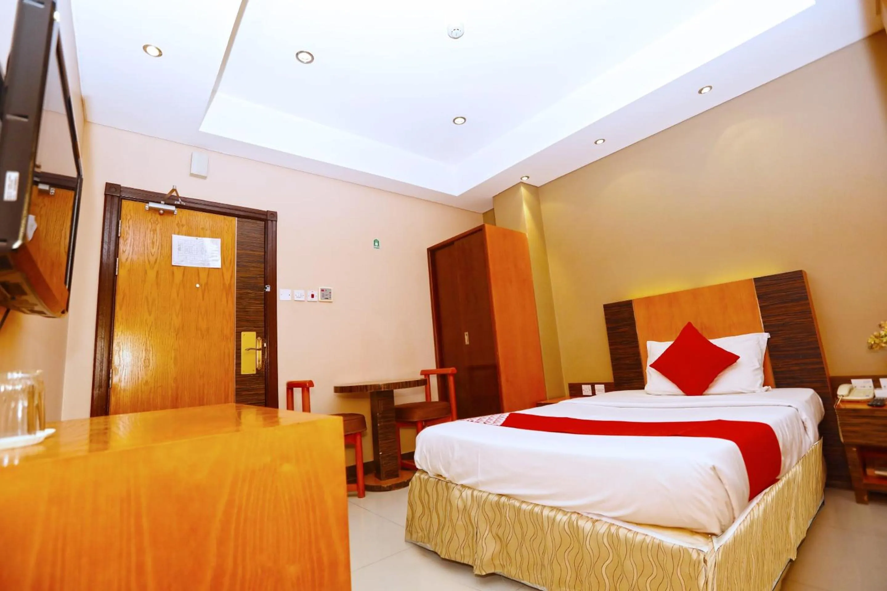 Bedroom, Bed in Sea Shell Hotel