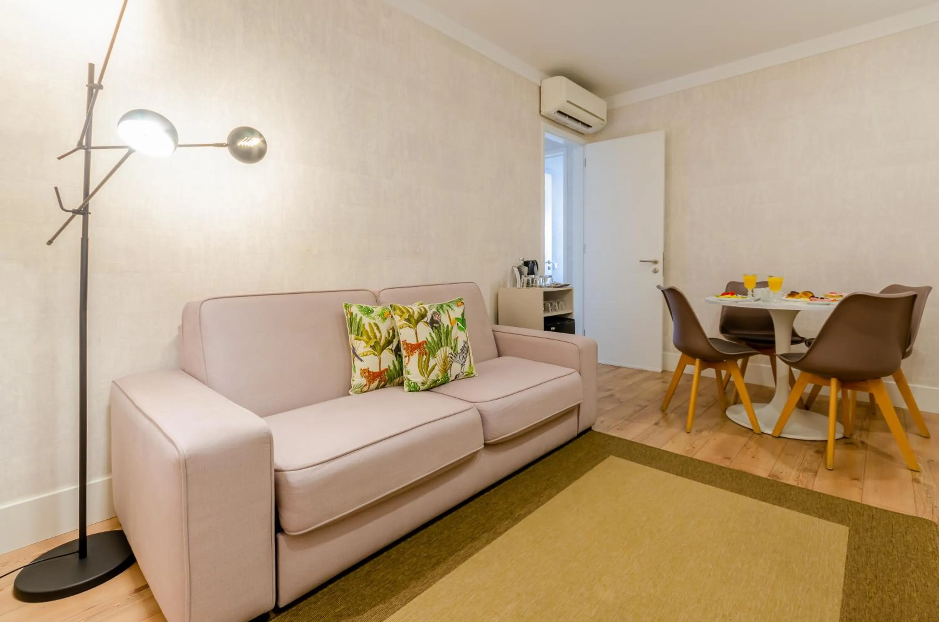 Coffee/tea facilities in LX51 Studios & Suites by APT IIN - Lisbon Center