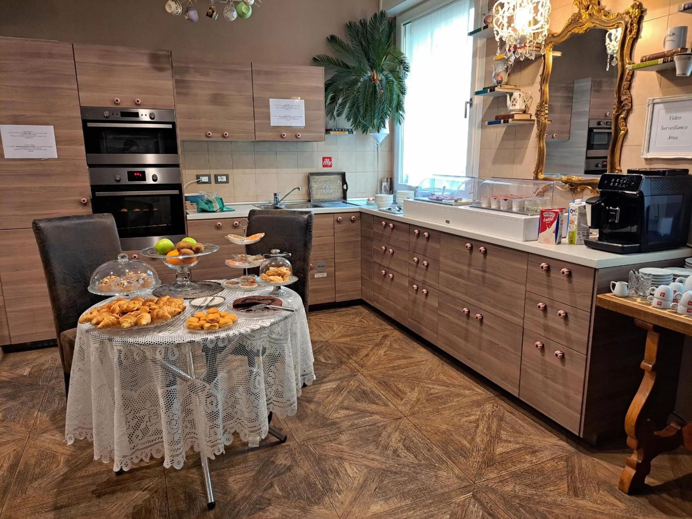 Breakfast in 051 Boutique