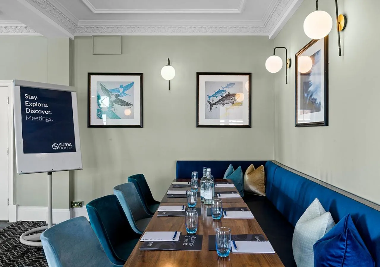 Lounge or bar in Kingscliff Hotel Holland on Sea