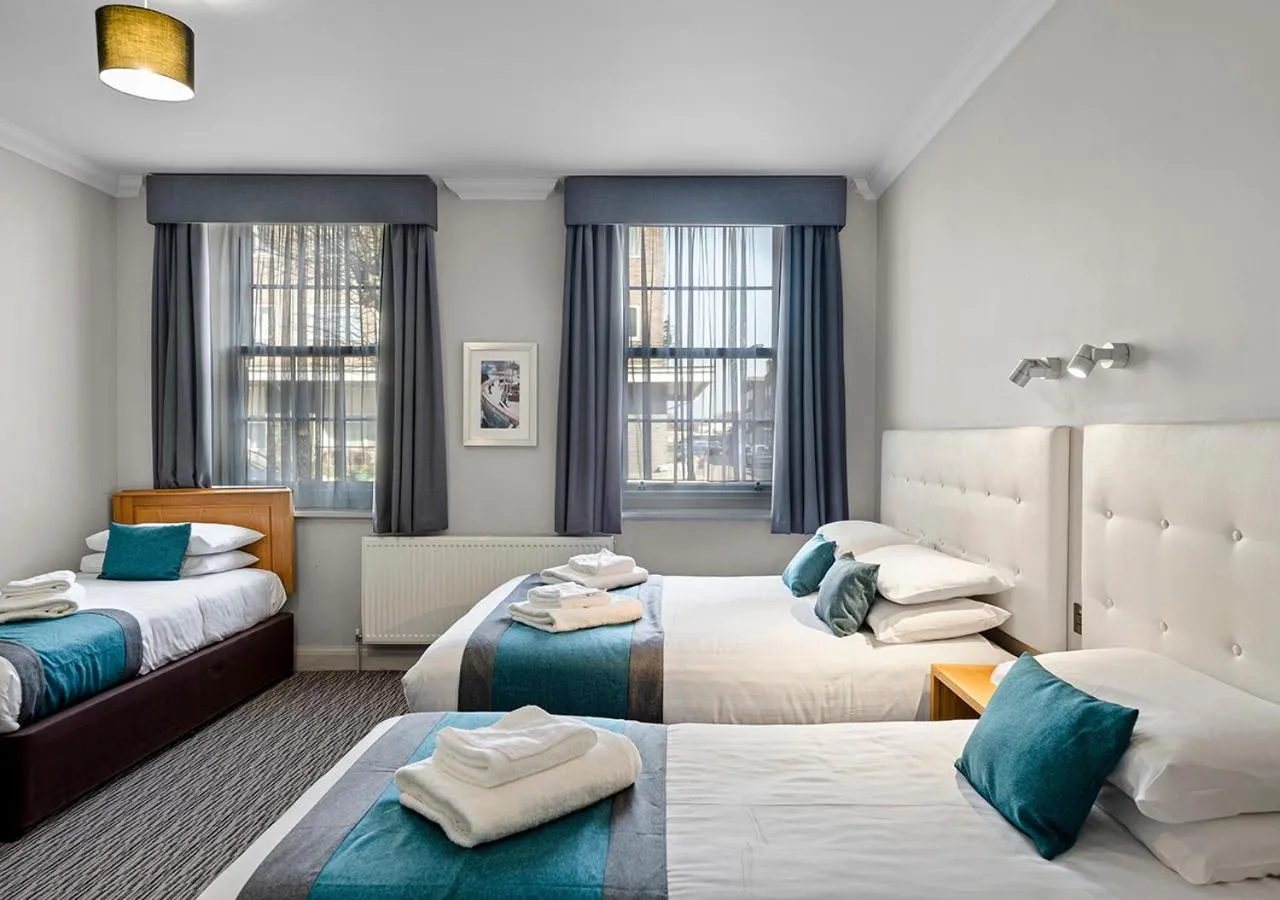 Family, Bed in Kingscliff Hotel Holland on Sea