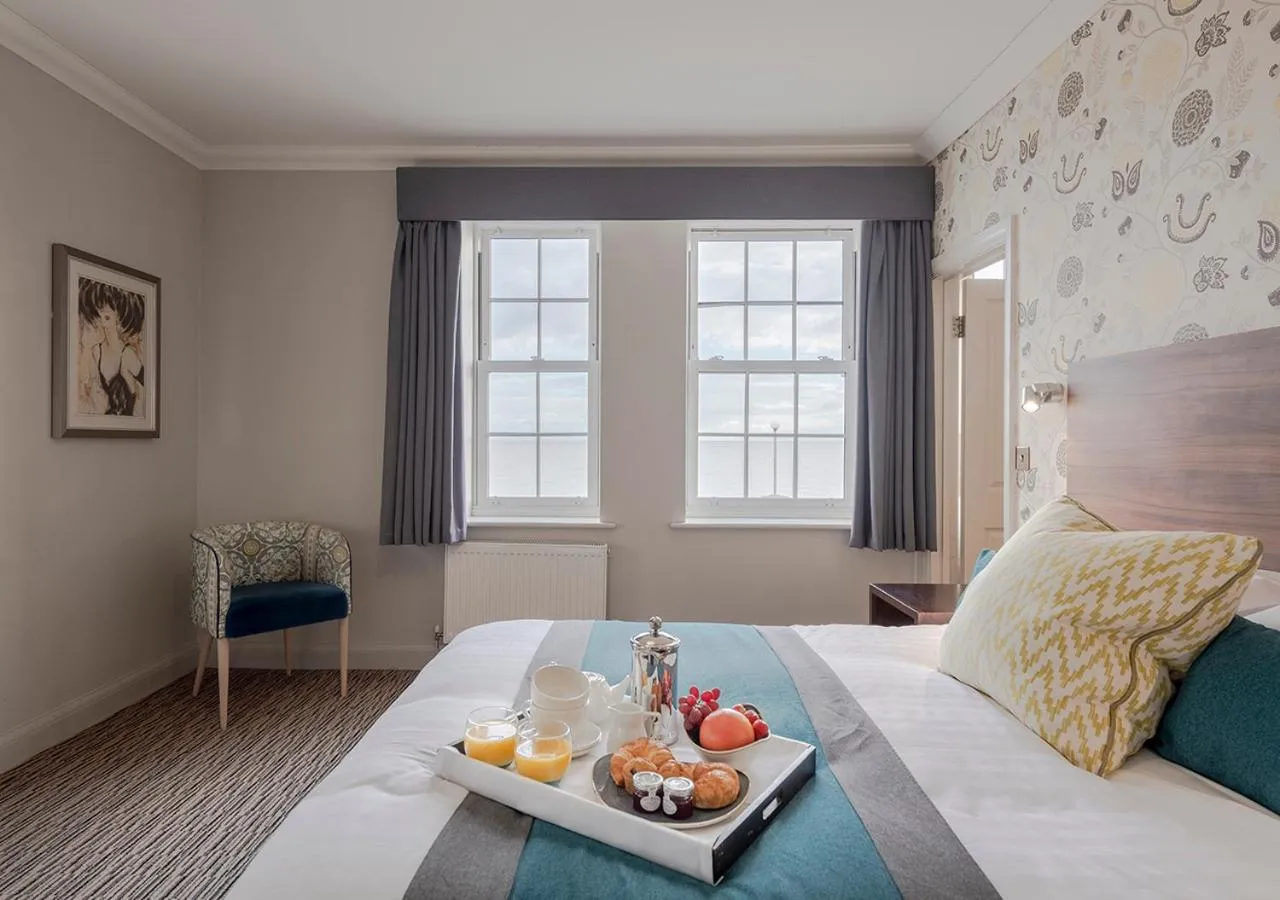 Bed in Kingscliff Hotel Holland on Sea