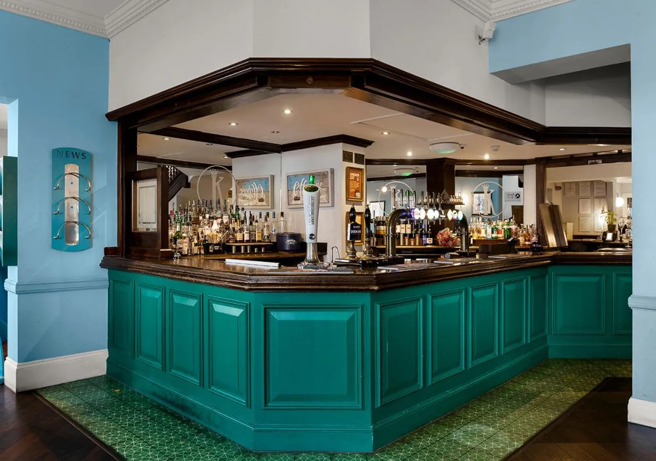 Lounge or bar in Kingscliff Hotel Holland on Sea