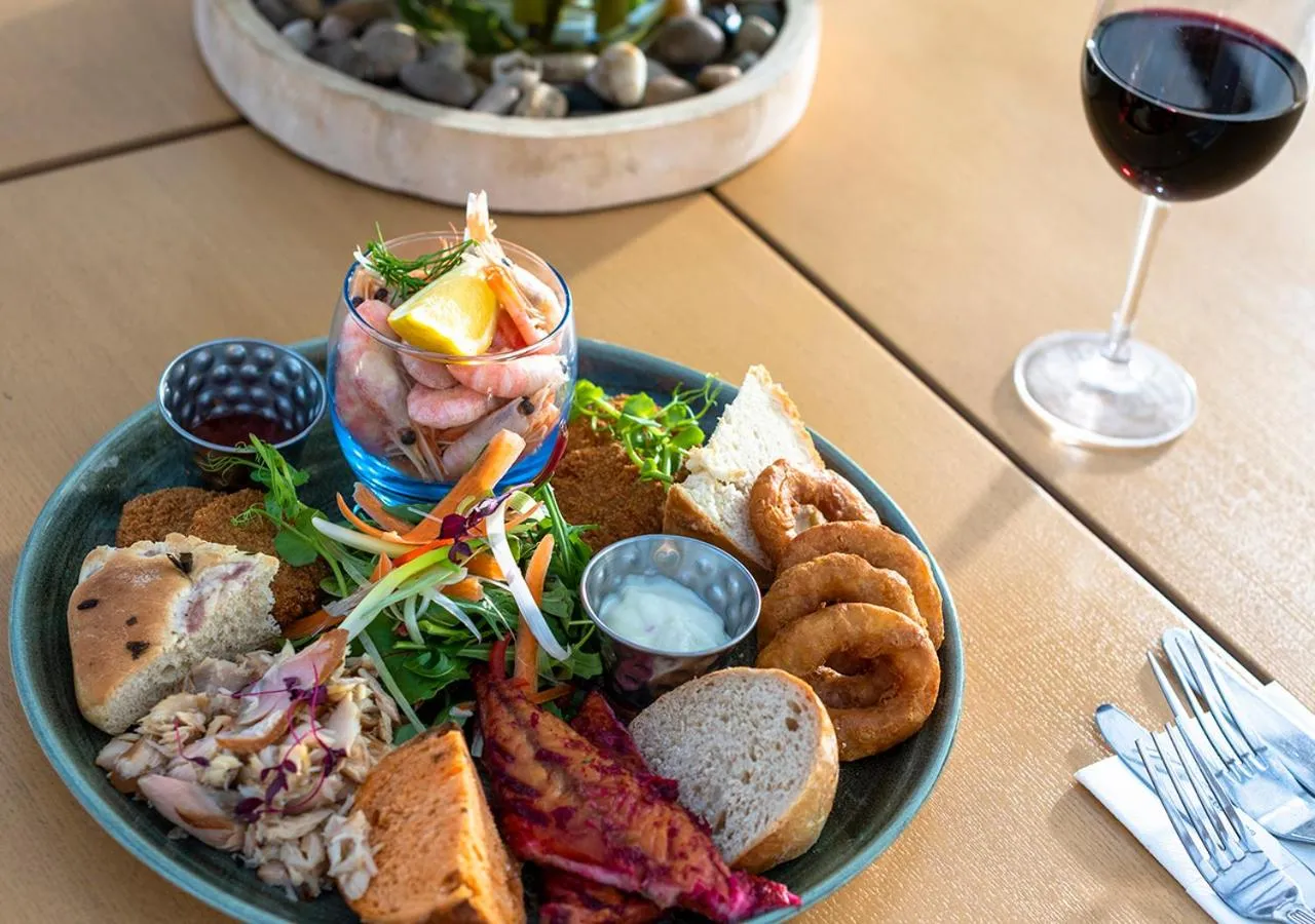 Restaurant/places to eat in Kingscliff Hotel Holland on Sea