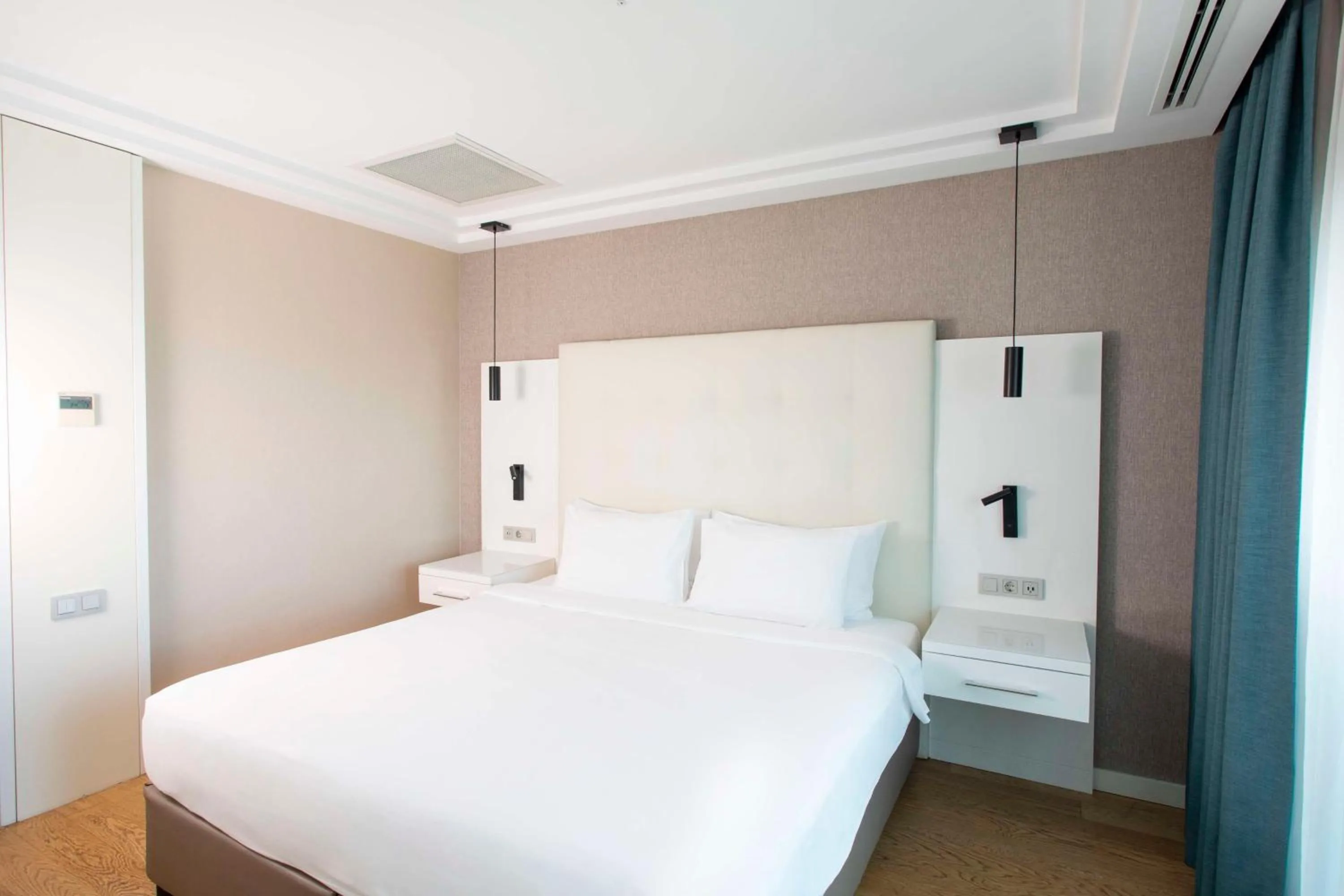 Bed in Radisson Residences Avrupa TEM Istanbul