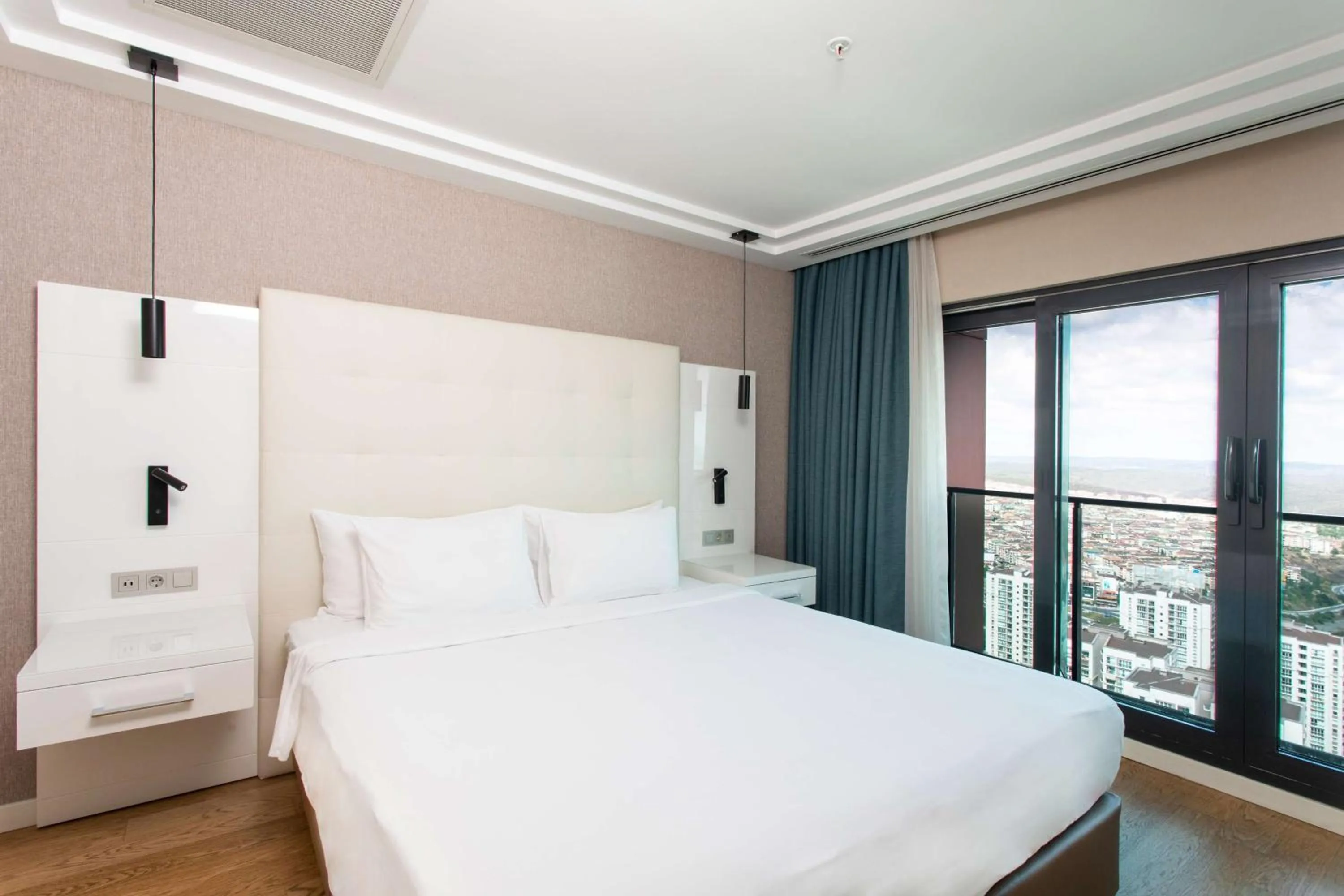 Bed in Radisson Residences Avrupa TEM Istanbul