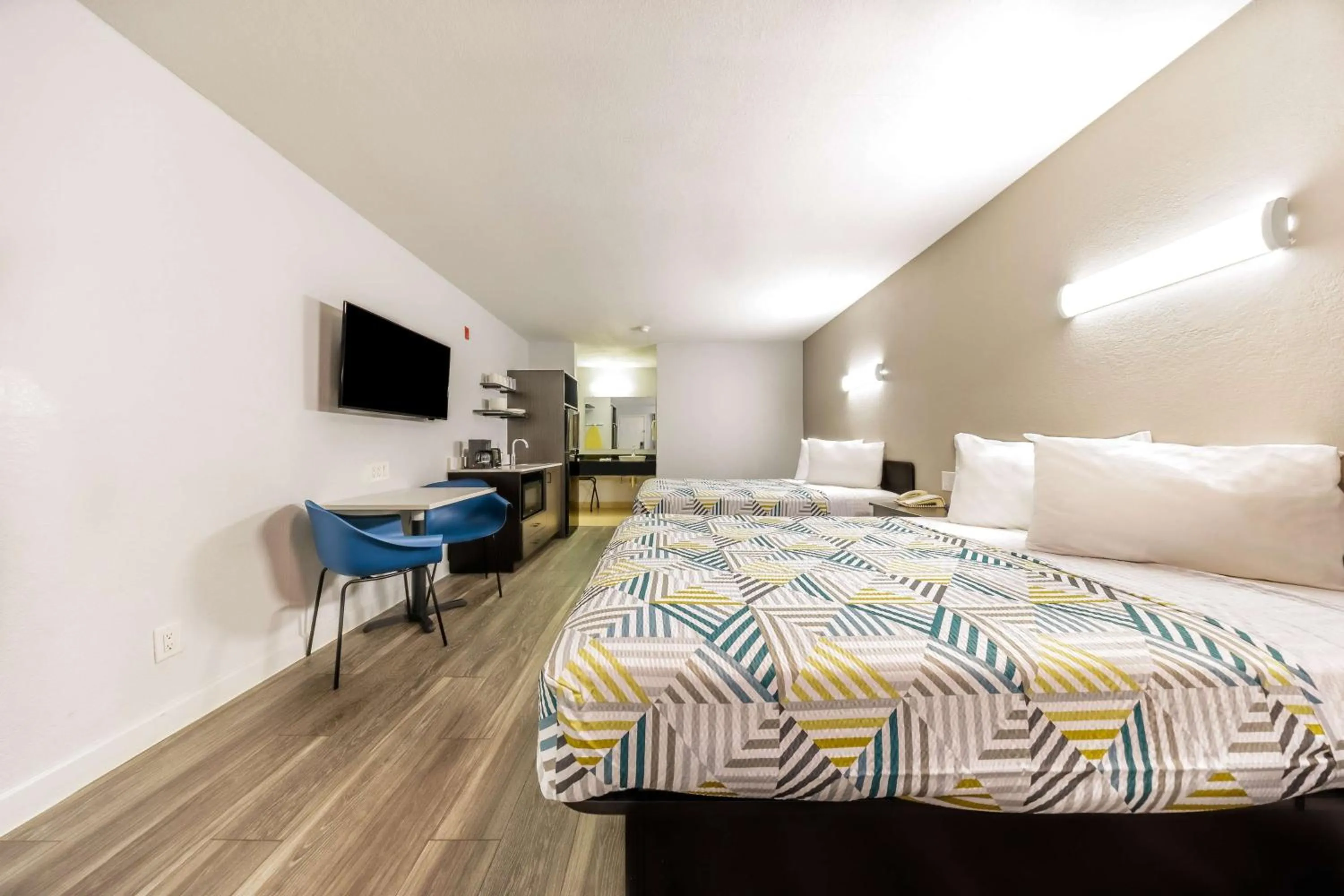 Photo of the whole room, Bed in Studio 6 Fort Worth, TX - Stockyards East