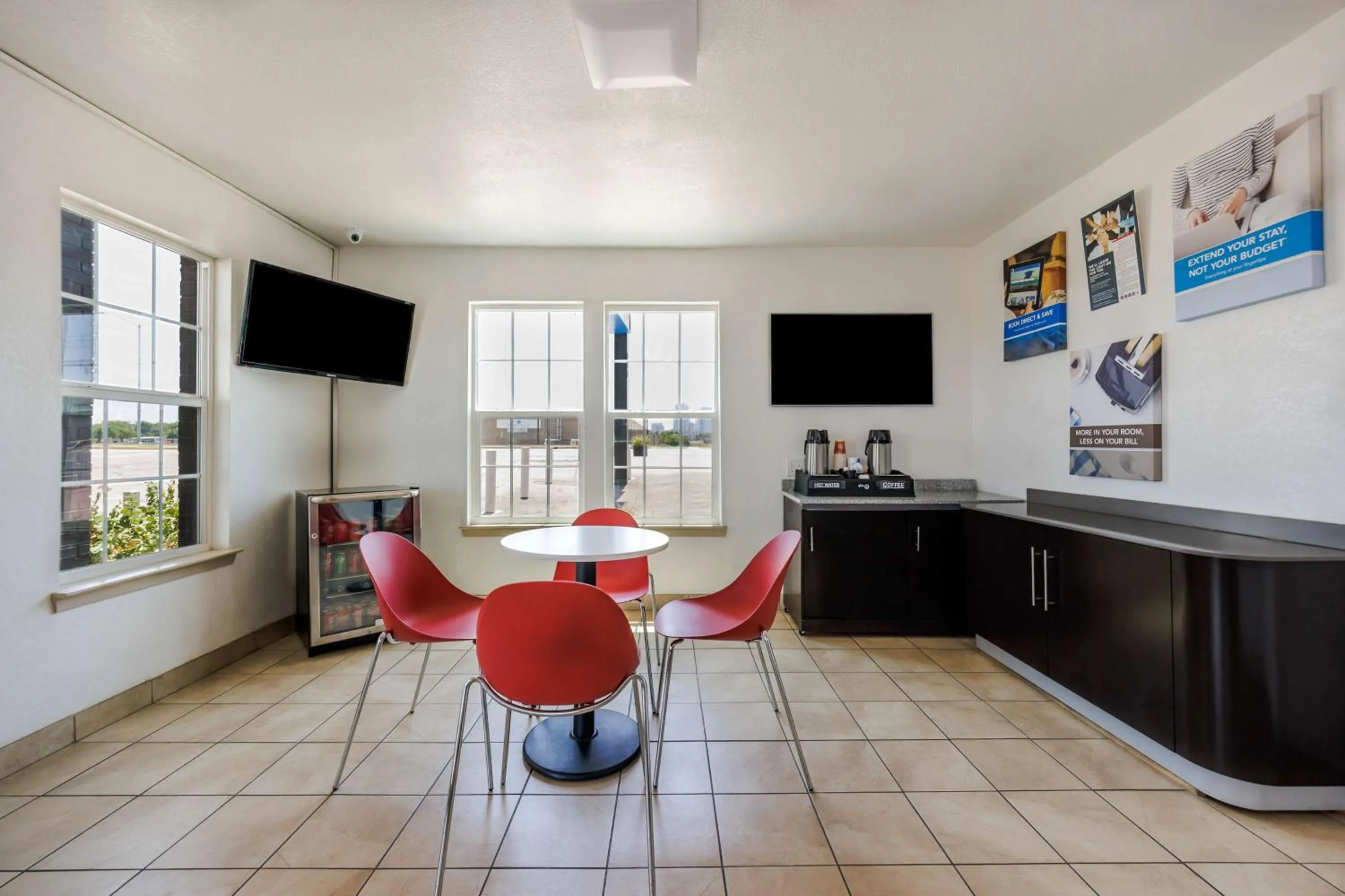 Lobby or reception in Studio 6 Fort Worth, TX - Stockyards East