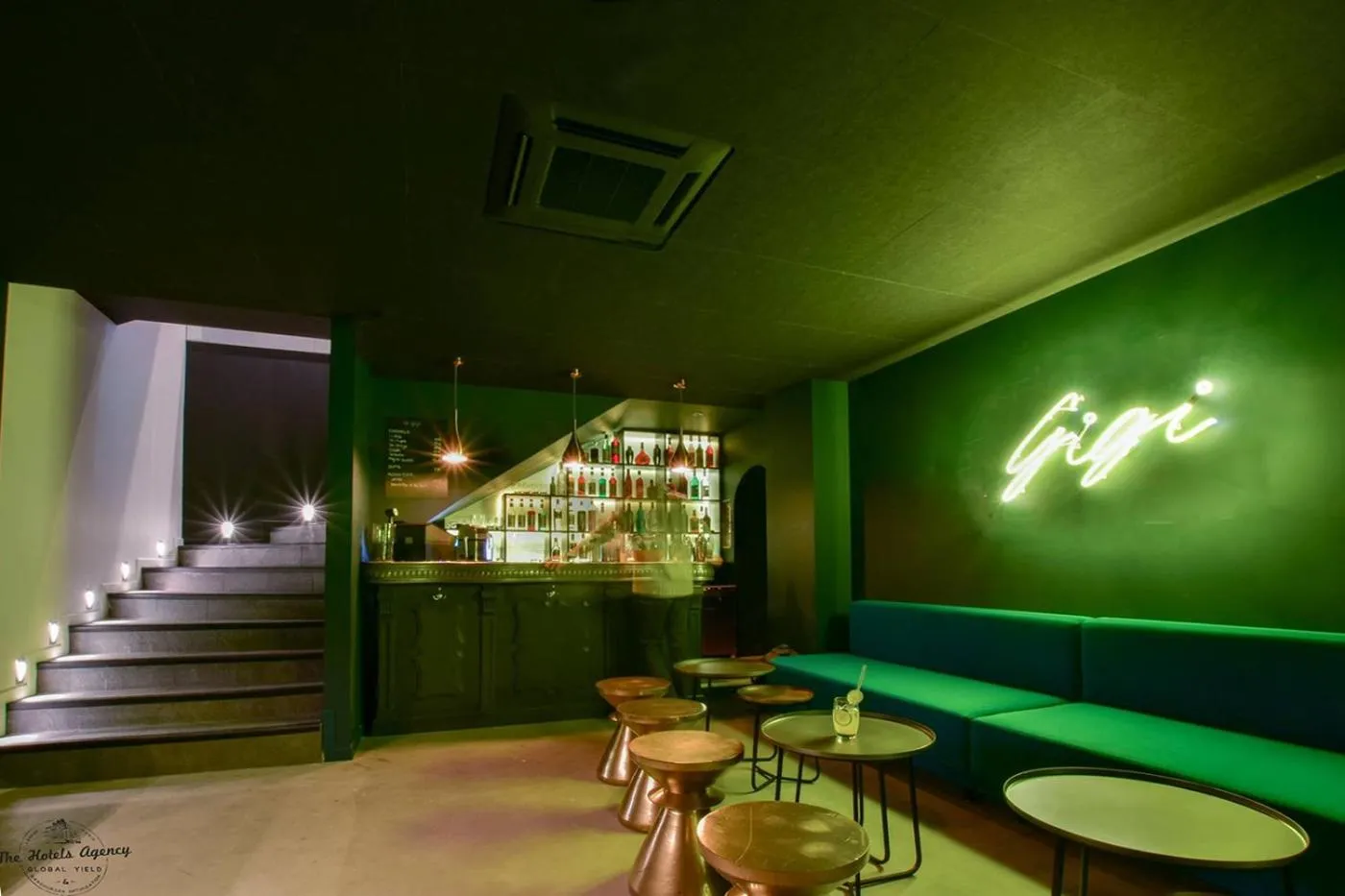 Restaurant/places to eat in Hotel 29 Lepic