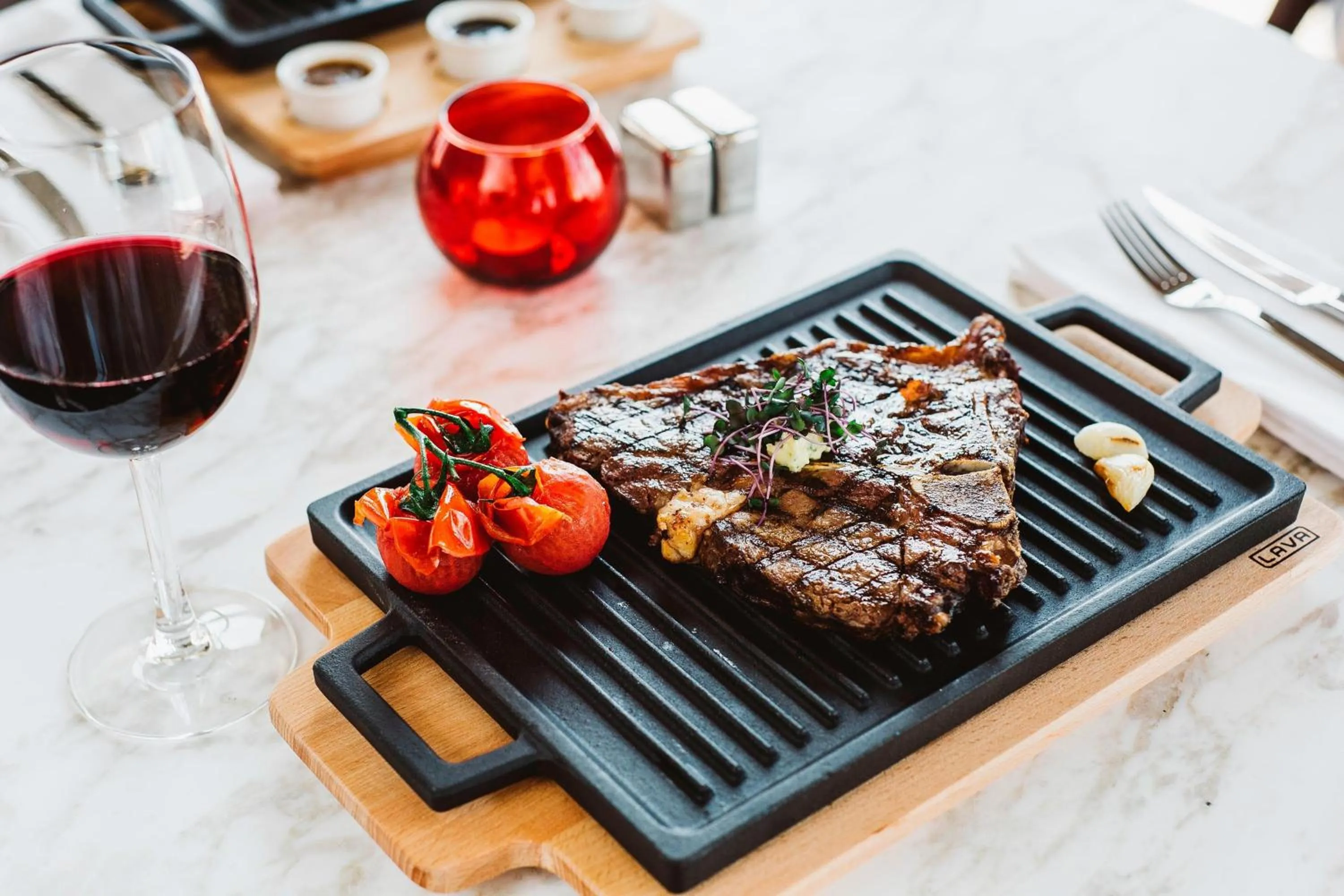 Lounge or bar in Sheraton Batumi Hotel