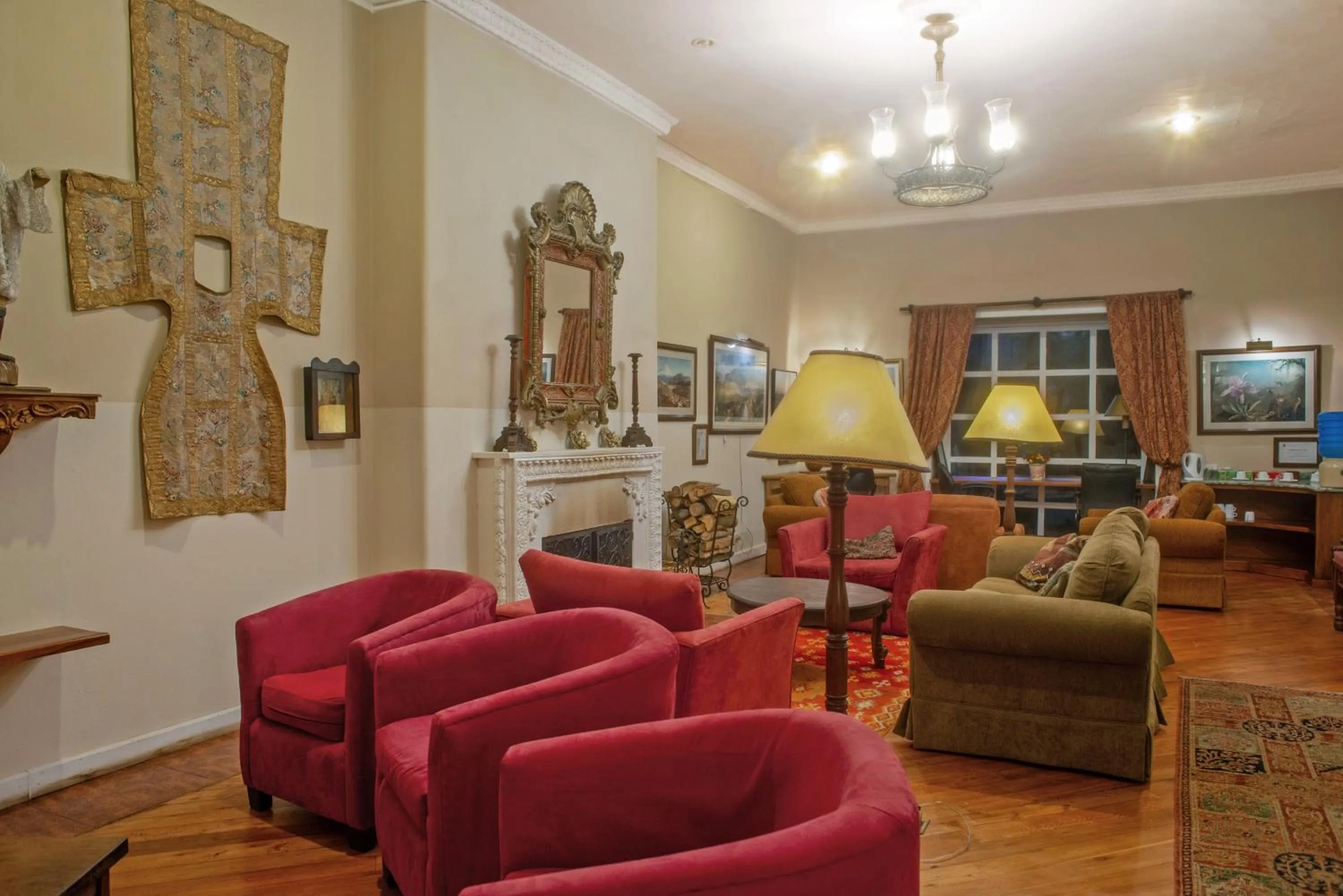 Communal lounge/ TV room in Hacienda Cusin