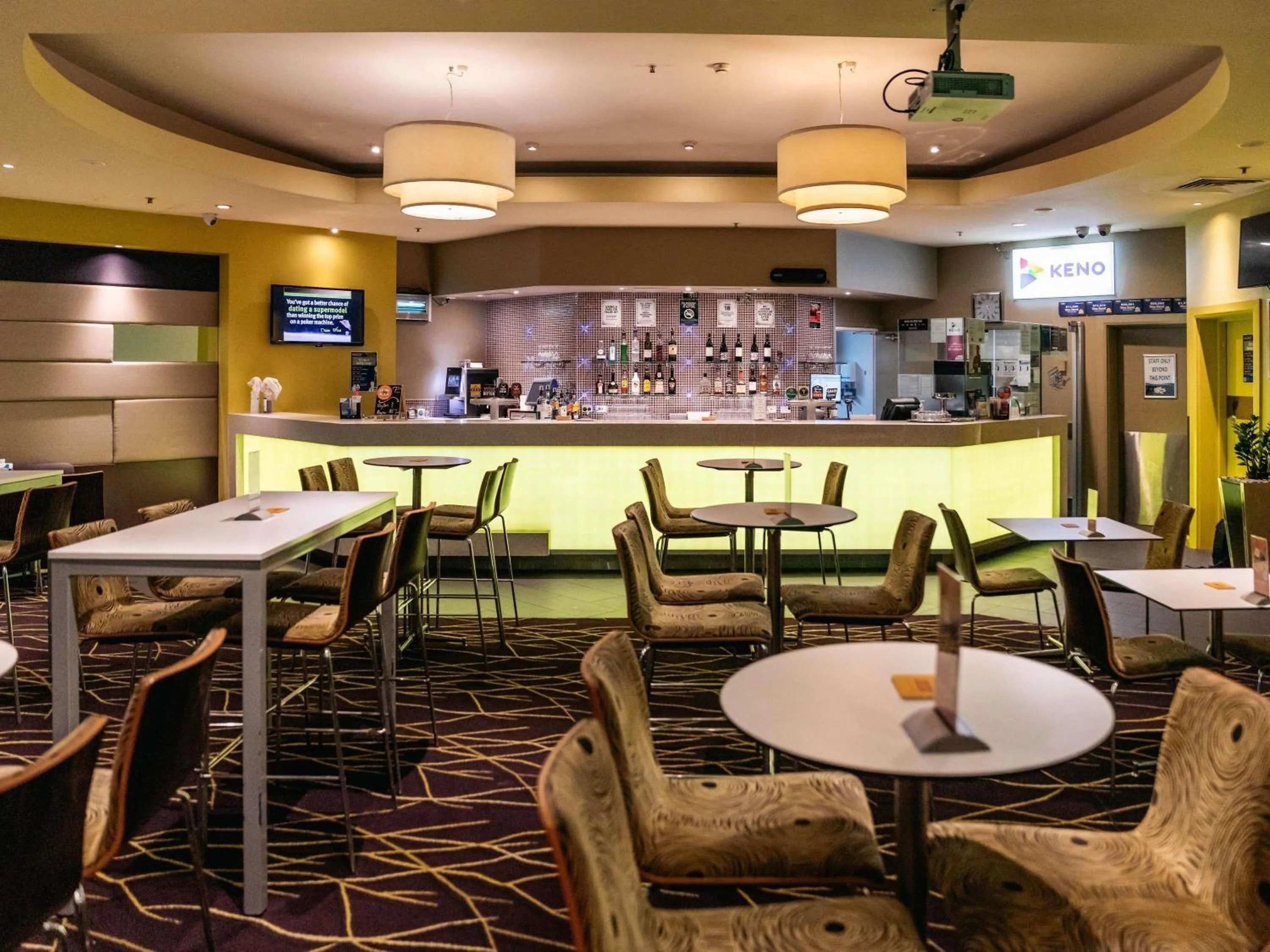 Lounge or bar in Sofitel Gold Coast Broadbeach