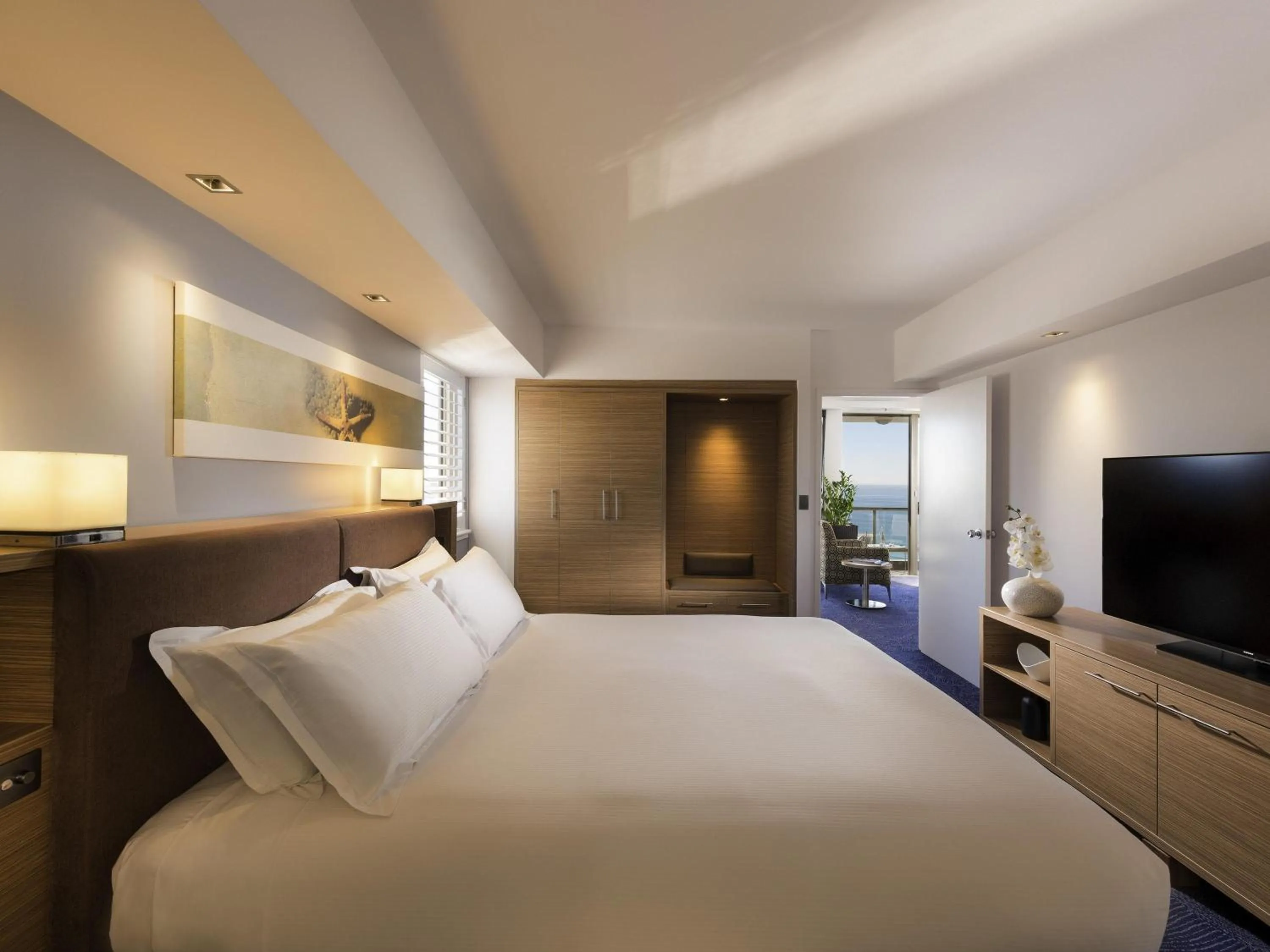 Bedroom, Bed in Sofitel Gold Coast Broadbeach