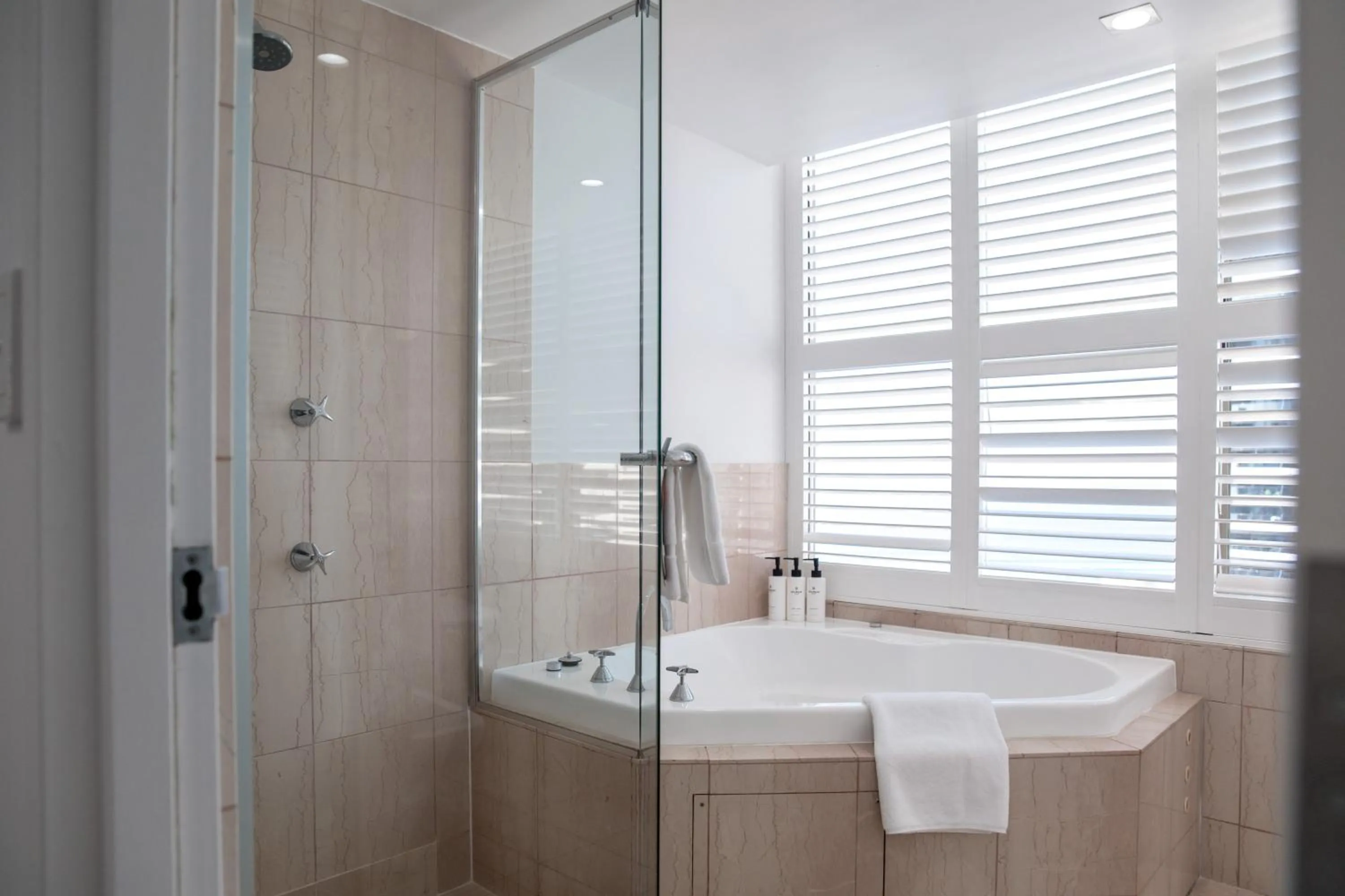 Shower in Sofitel Gold Coast Broadbeach