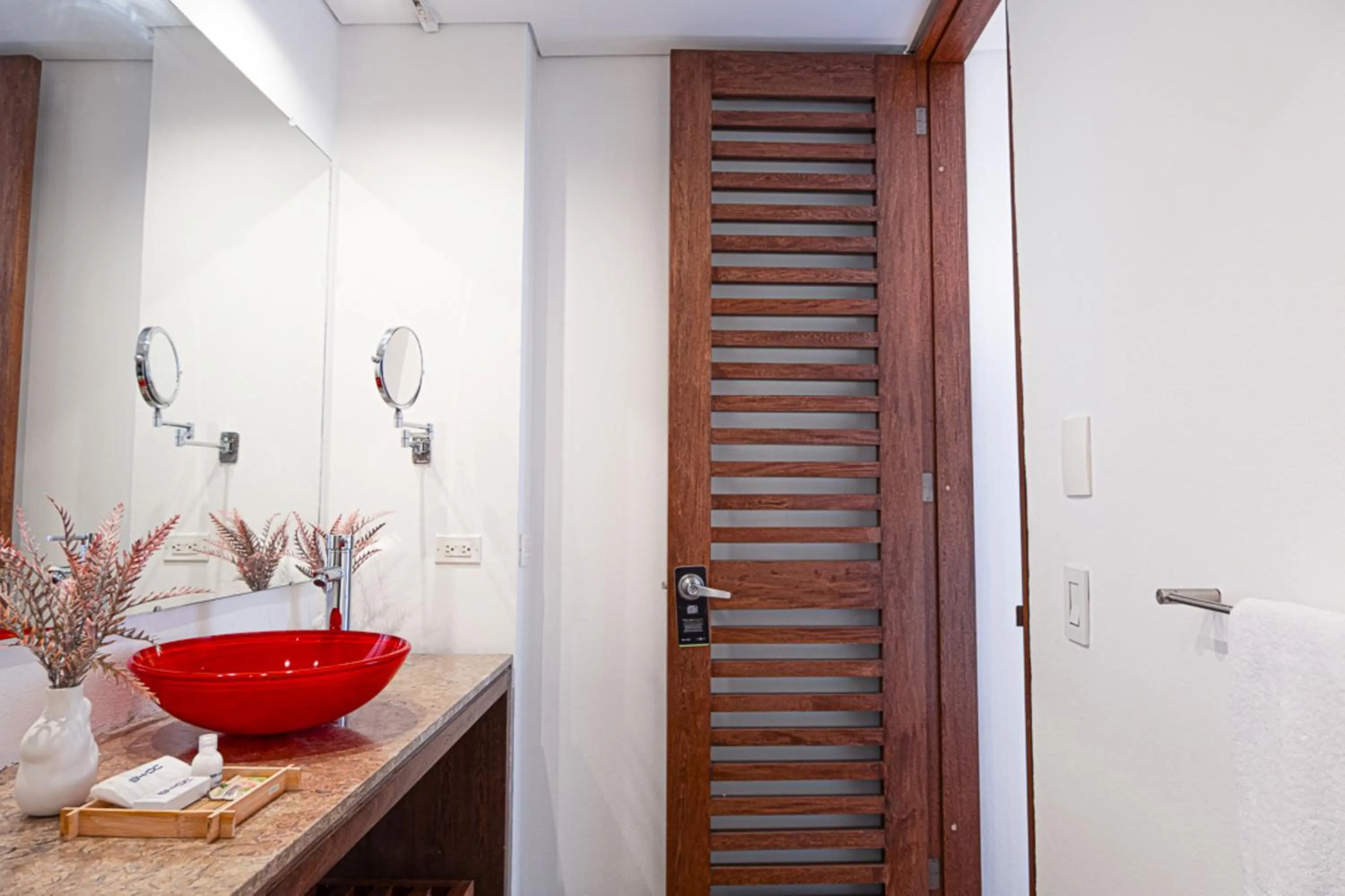 Bathroom in 84 DC Bogotá By OxoHotel