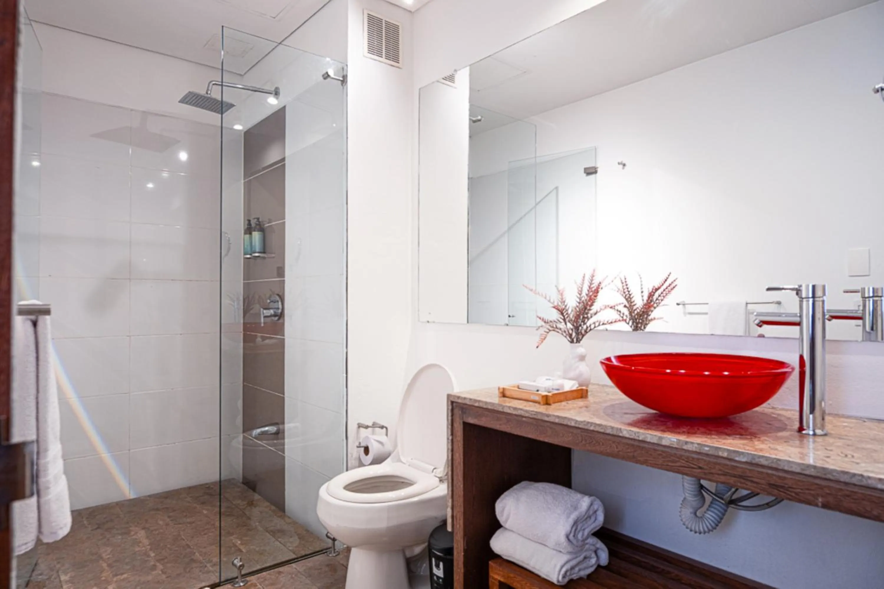 Bathroom in 84 DC Bogotá By OxoHotel