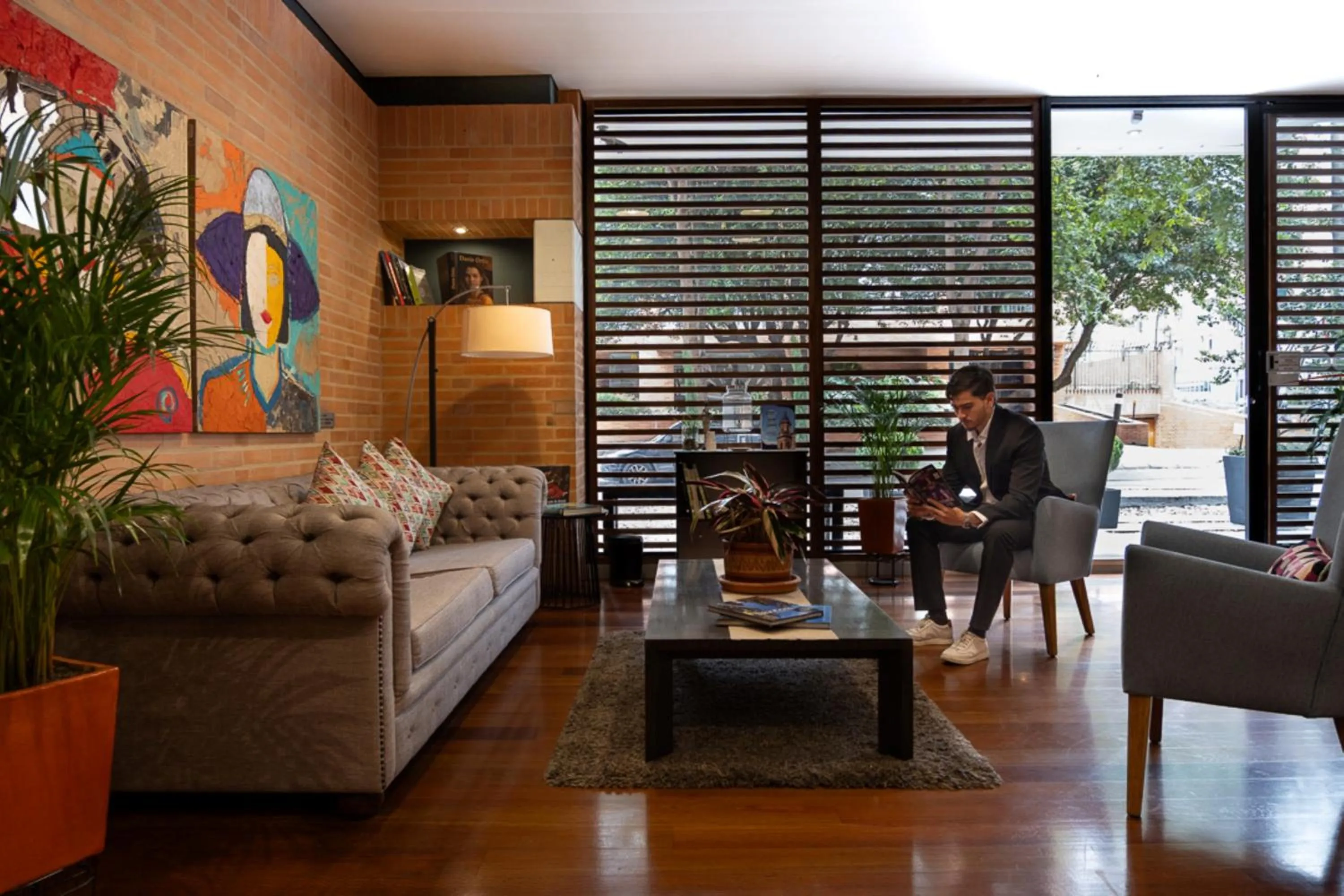 Lobby or reception in 84 DC Bogotá By OxoHotel