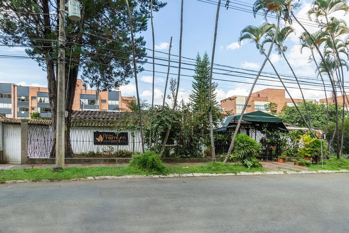 Property building in Hotel Premium Real