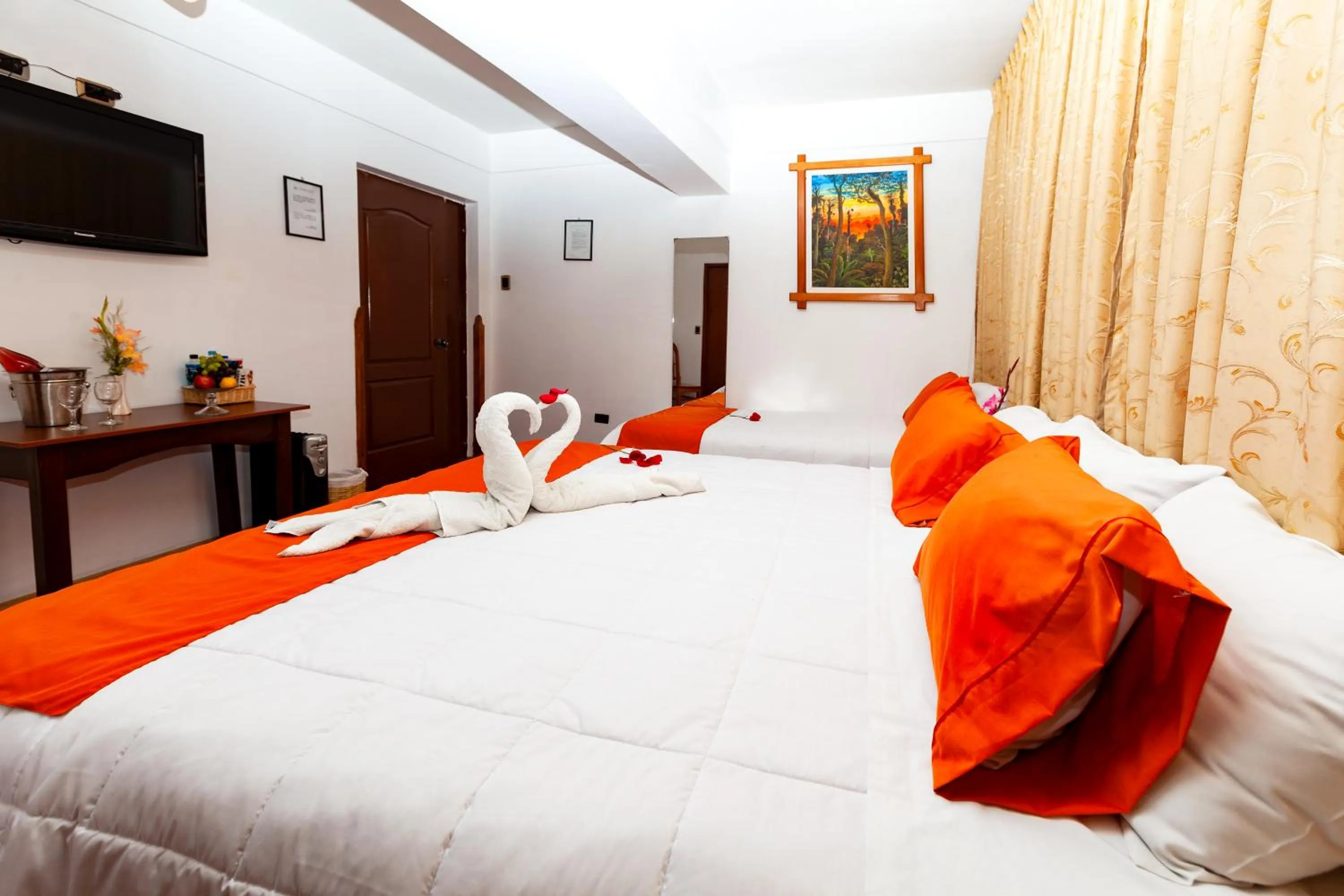 Bed in Hotel Sol del Oriente Cusco