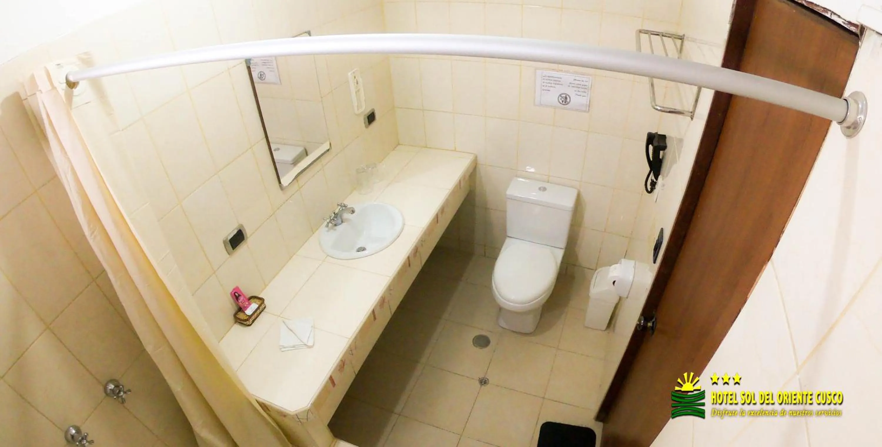 Bathroom in Hotel Sol del Oriente Cusco